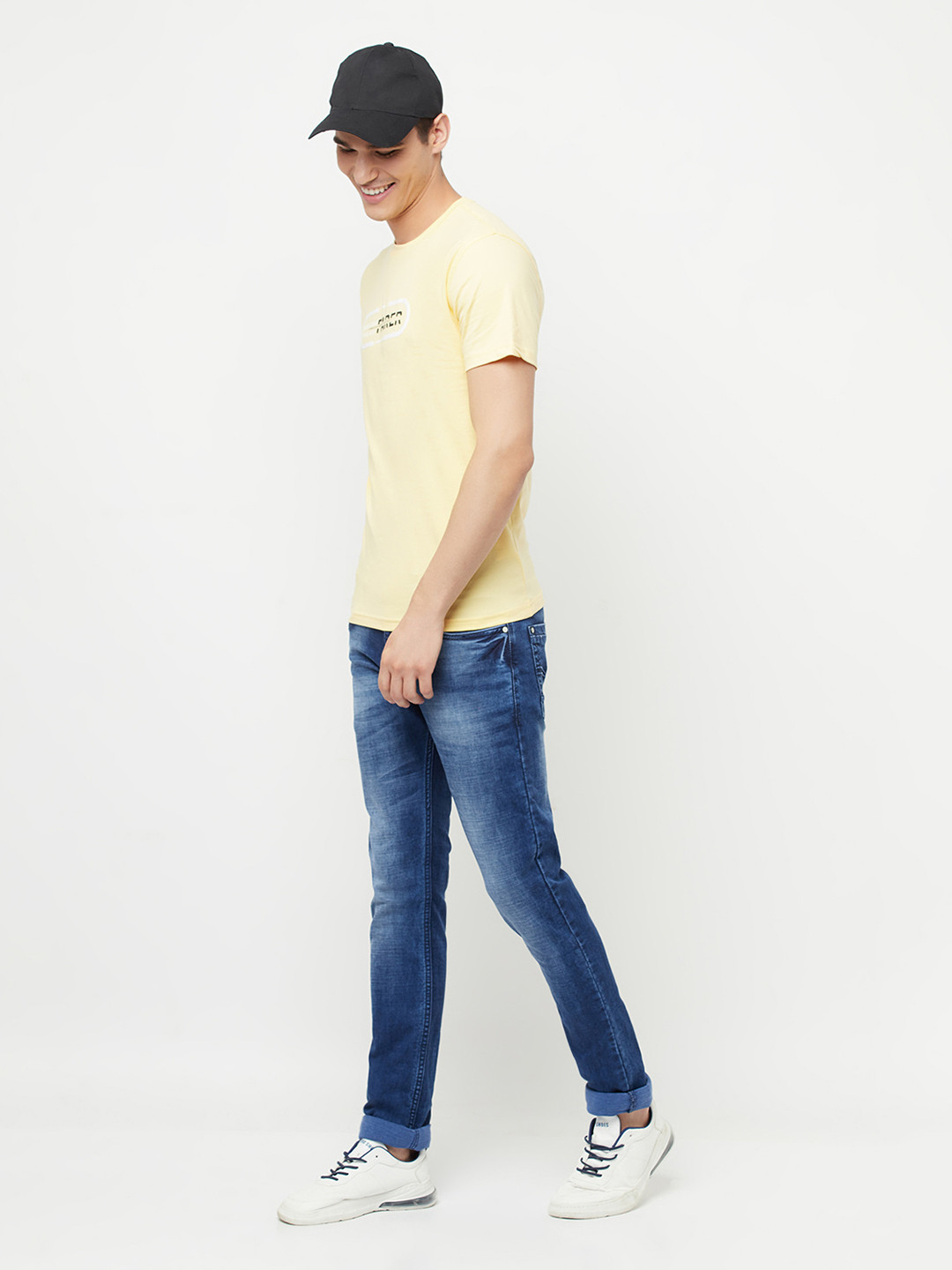 

Crimsoune Club Men Yellow Typography Printed Slim Fit Outdoor T-shirt