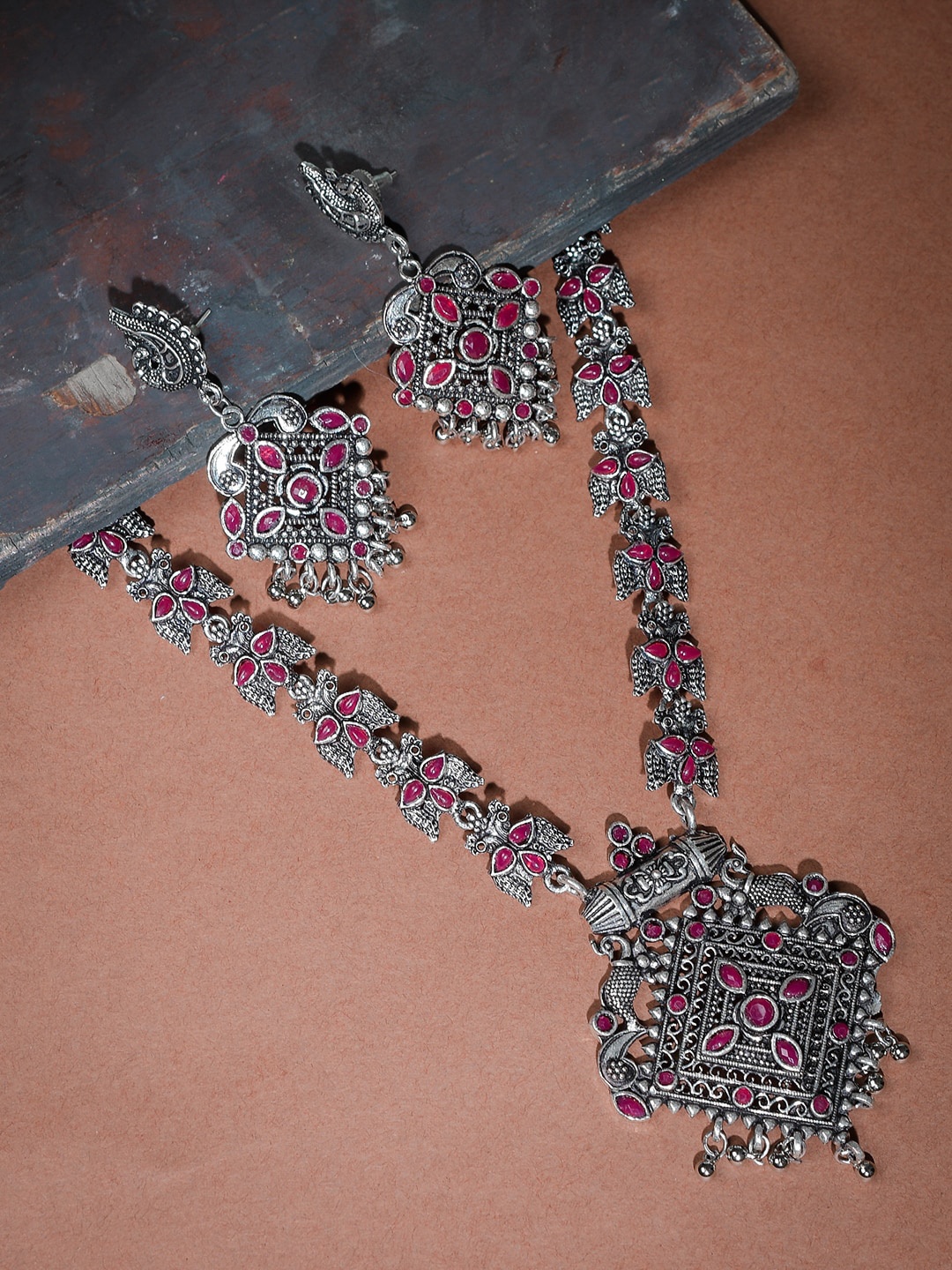 

Silvermerc Designs Silver-Plated Oxidised Pink Beaded Jewellery Set
