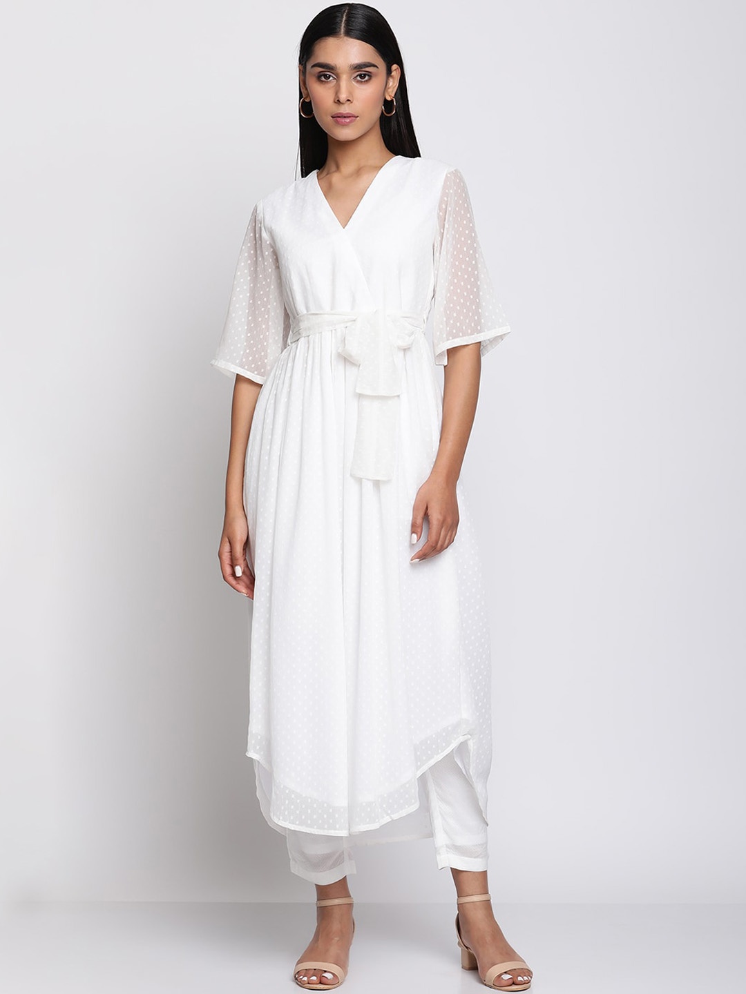 

trueBrowns Women White Dobby Kurta with Trousers