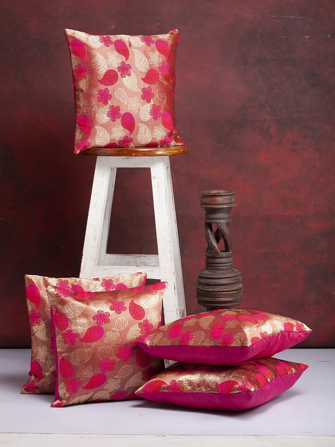 

Alina decor Pink & Gold-Toned Set of 5 Ethnic Motifs Brocade Square Cushion Covers