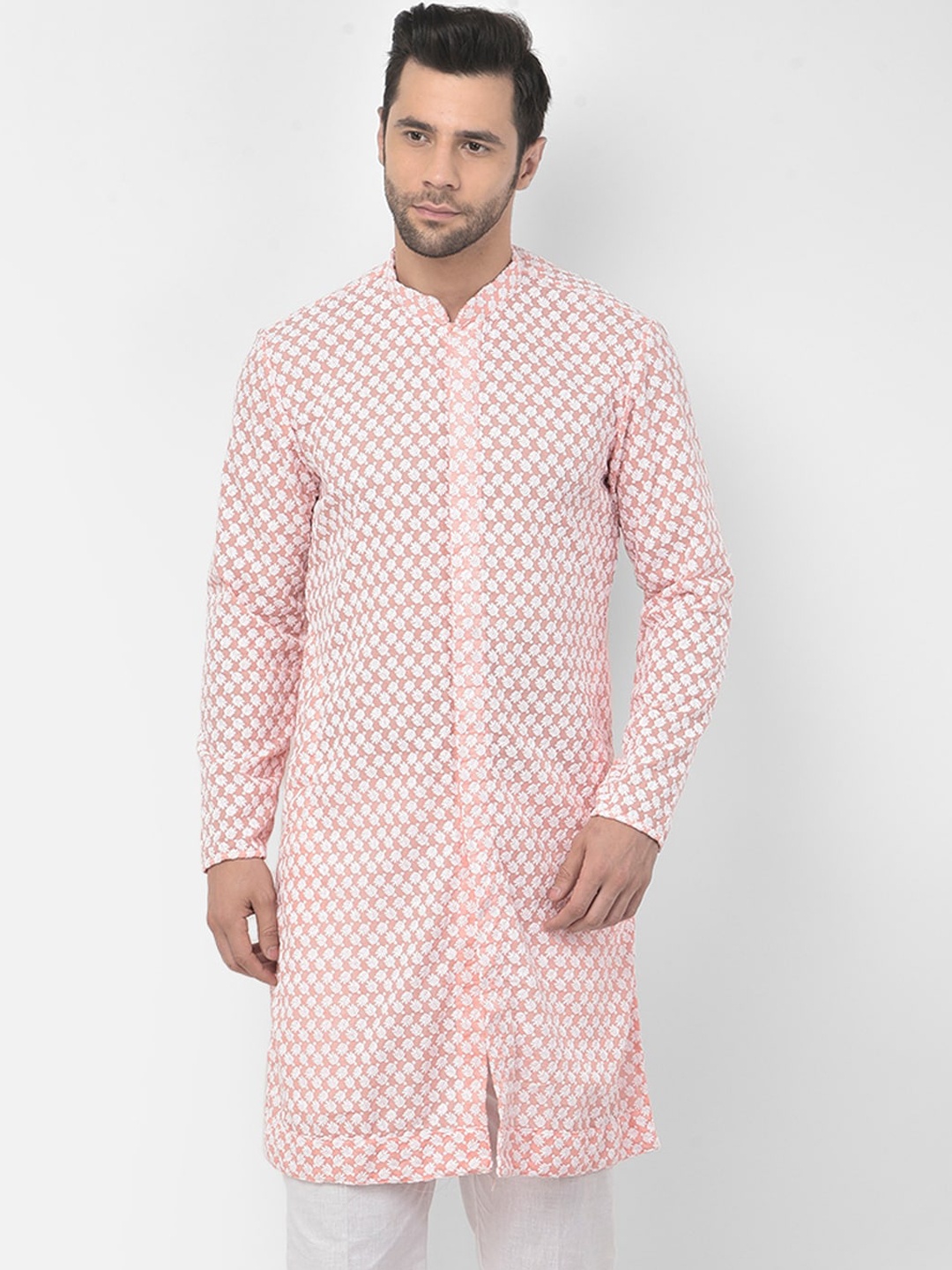 

DEYANN Men Peach-Coloured Floral Embroidered Cotton Kurta