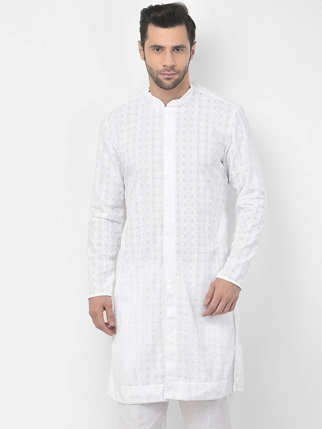 

DEYANN Men White Ethnic Motifs Embroidered Chikankari Kurta