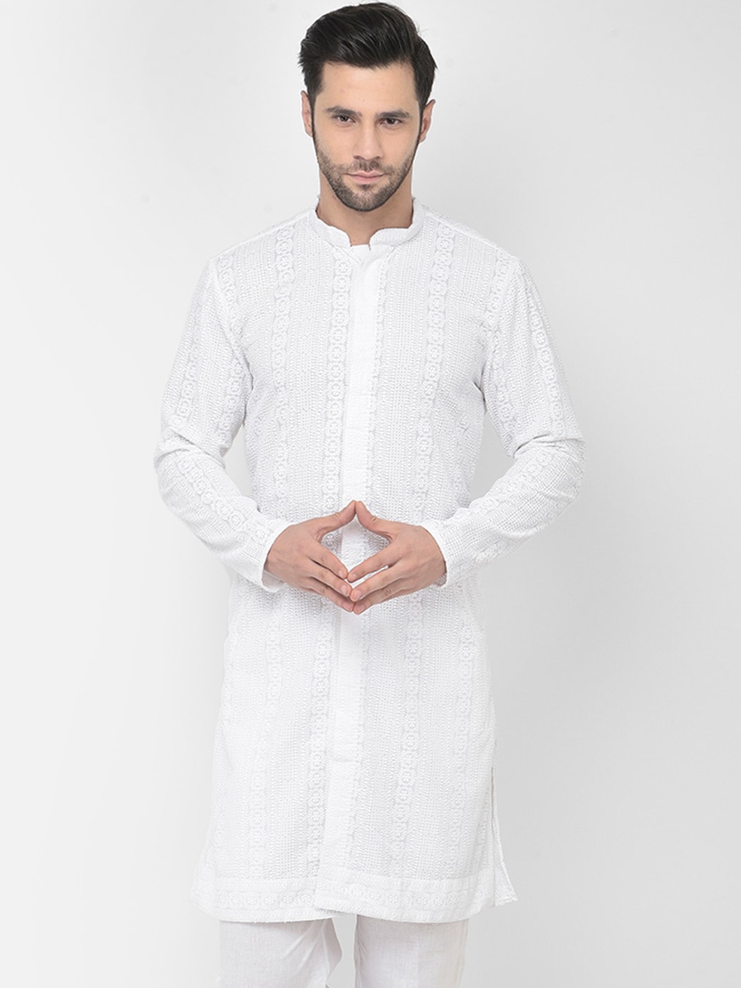 

DEYANN Men White Embroidered Chikankari Cotton Kurta