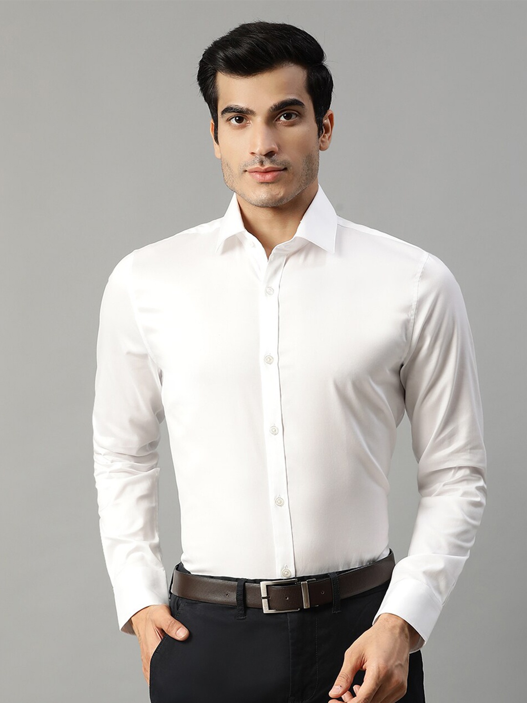

Matinique Men White Solid Formal Shirt