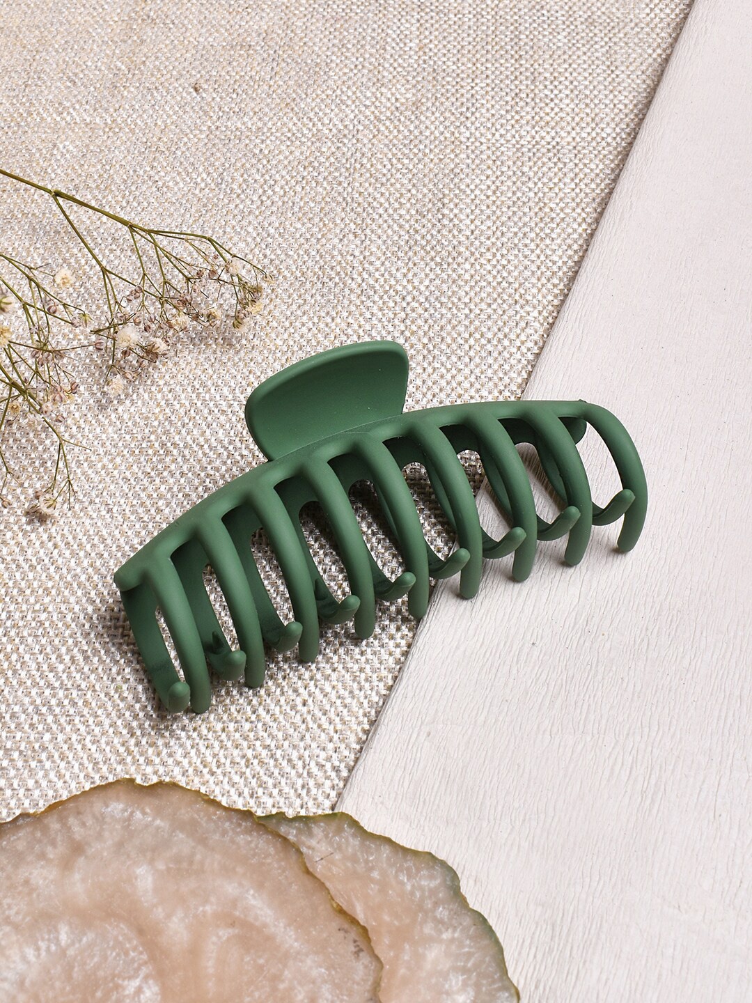 

BEWITCHED Women Green Solid Claw Clip