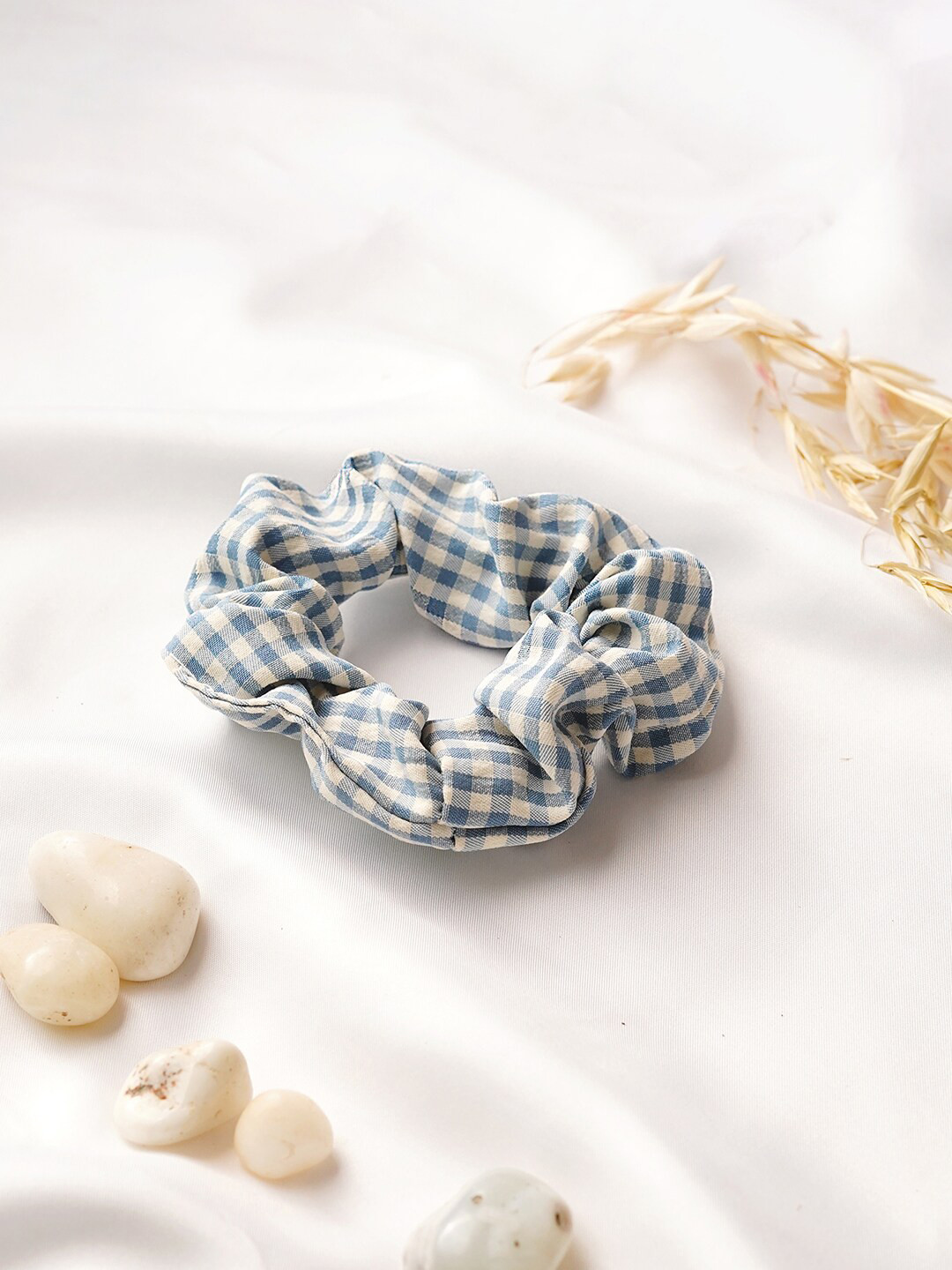 

BEWITCHED Women Blue & White Ponytail Holders