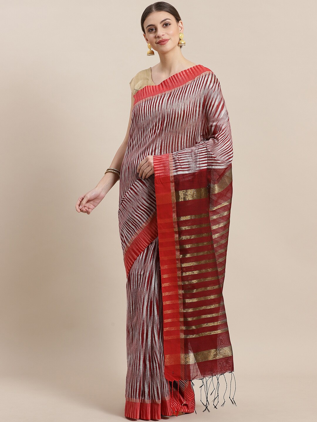 

Laa Calcutta Maroon & White Silk Cotton Taant Saree