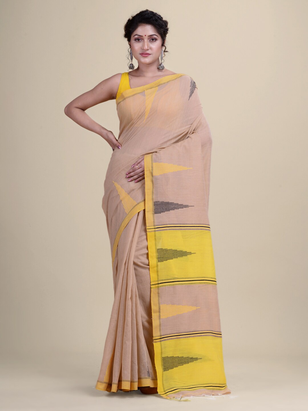 

Laa Calcutta Beige & Yellow Woven Design Silk Cotton Taant Saree