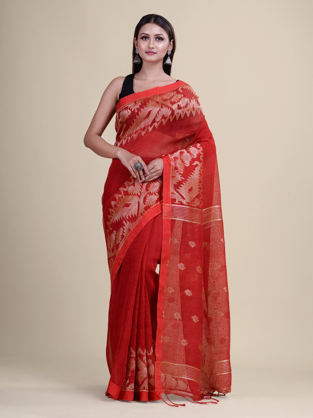 

Laa Calcutta Red & Gold-Toned Woven Design Linen Jamdani Saree