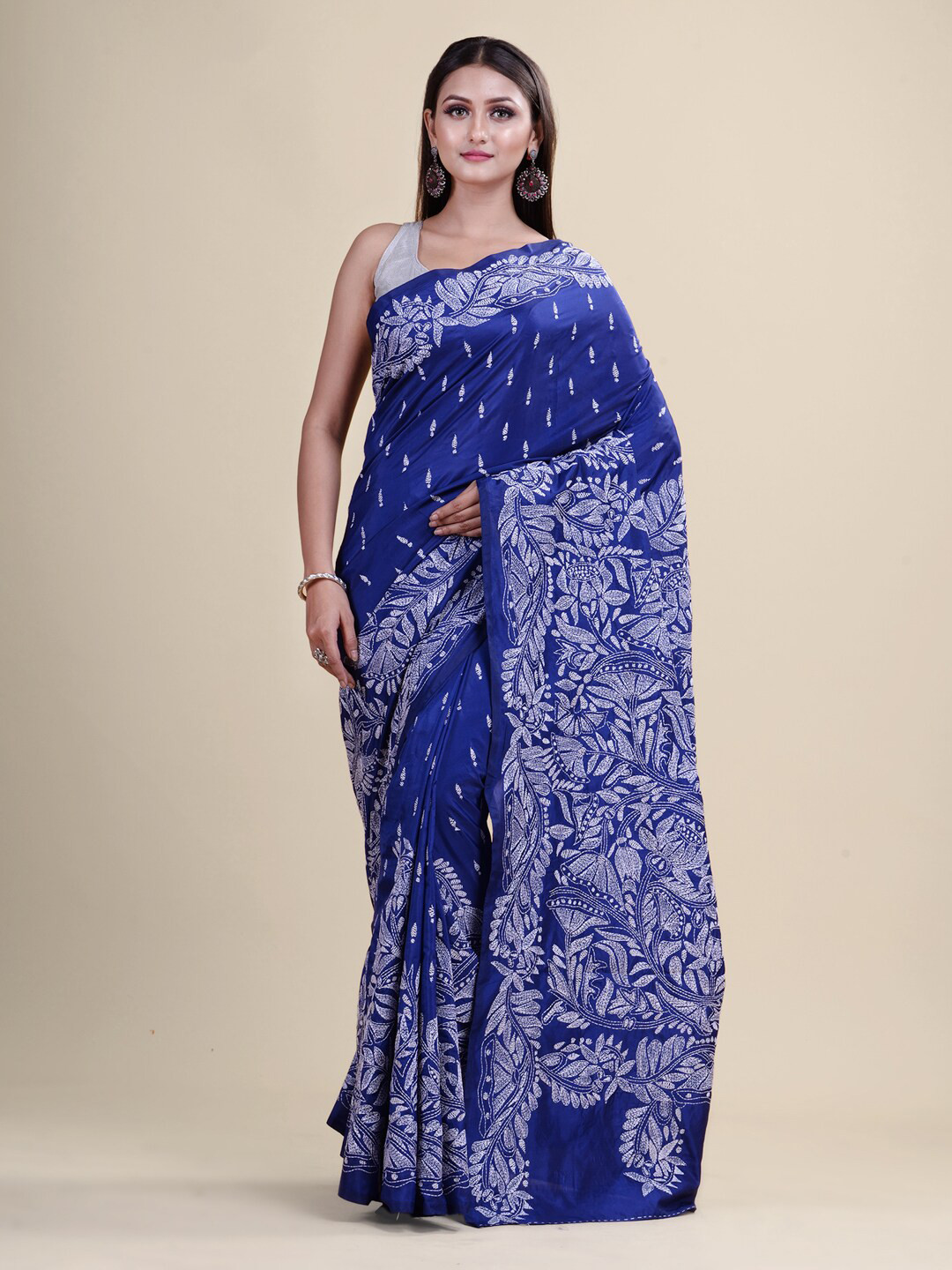

Laa Calcutta Blue & White Woven Design Saree