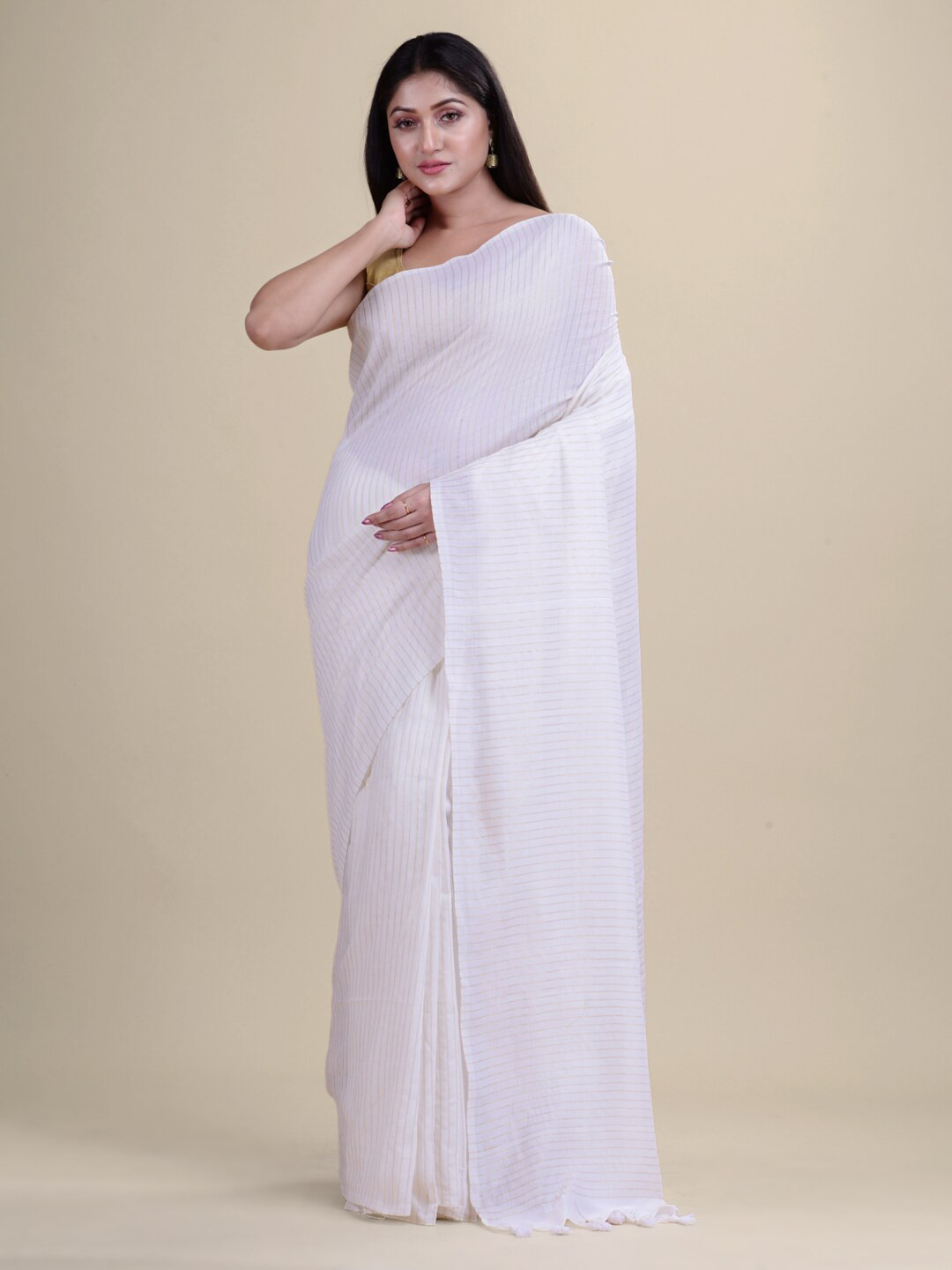 

Laa Calcutta White & Gold-Toned Striped Pure Cotton Jamdani Saree