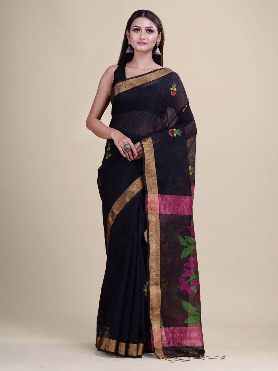 

Laa Calcutta Black & Green Woven Design Silk Cotton Jamdani Saree
