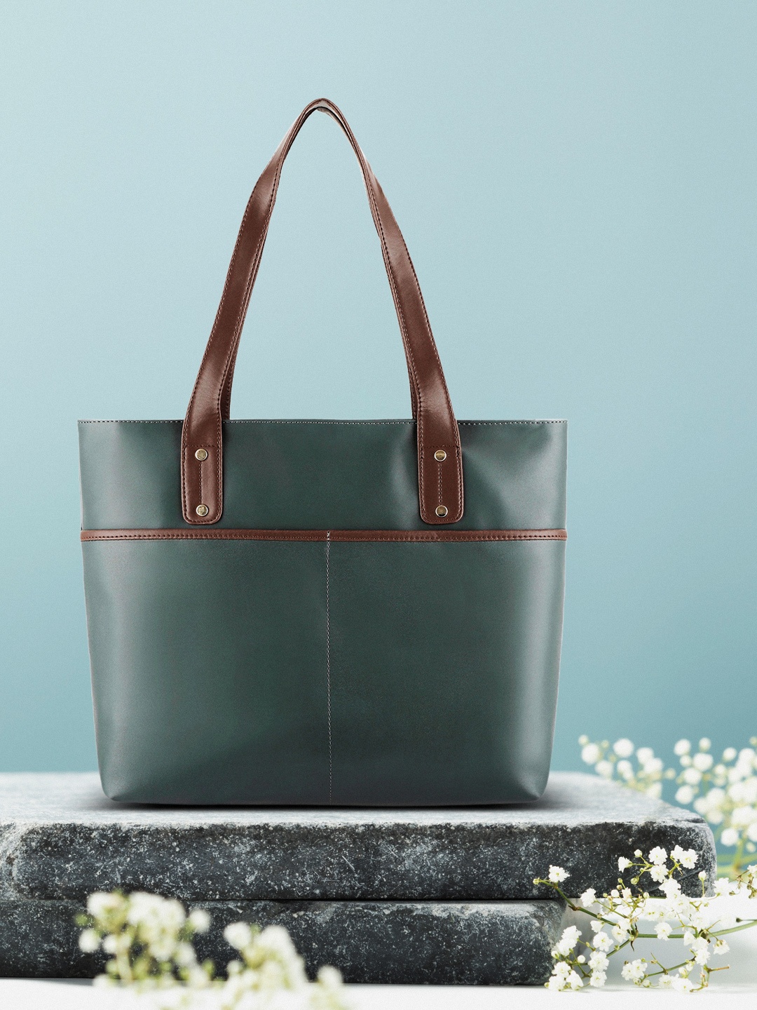 

Toteteca Green PU Structured Shoulder Bag with Tasselled