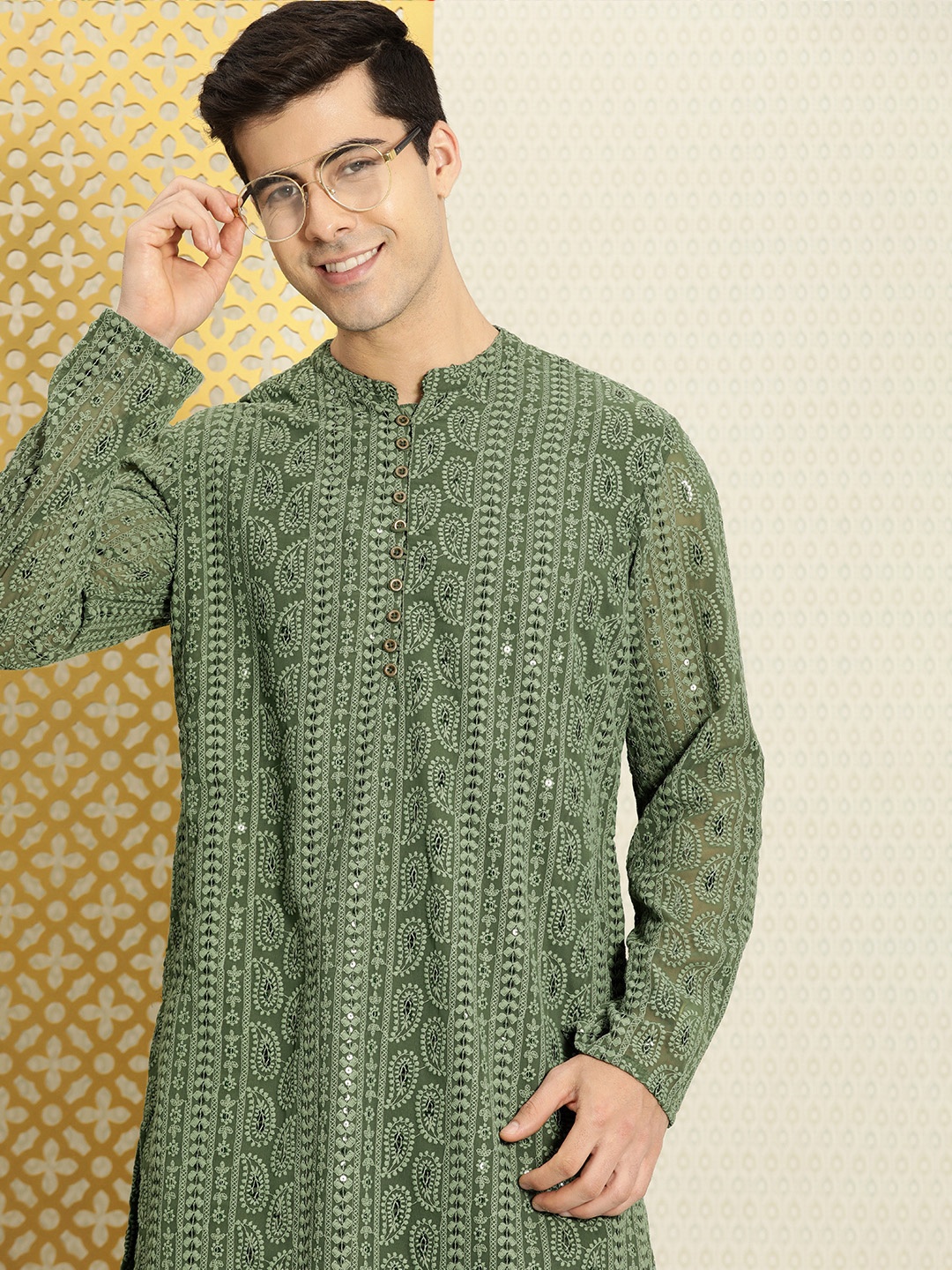 

House of Pataudi Men Green Ethnic Motifs Embroidered Thread Work Pure Cotton Kurta with Patiala