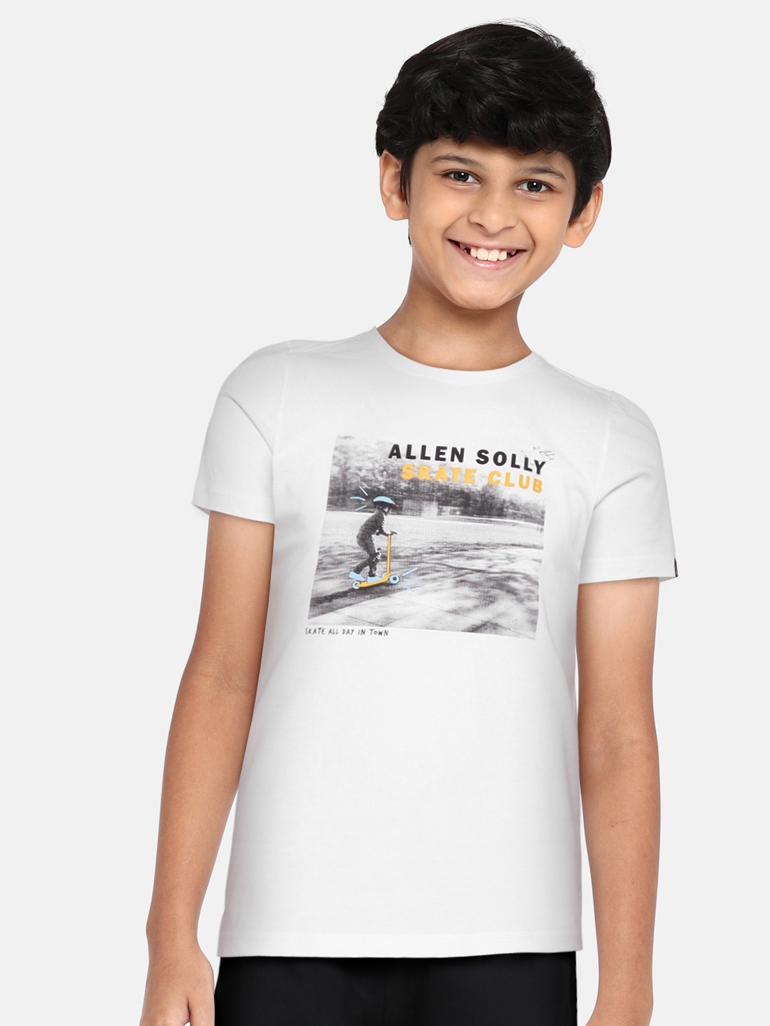 

Allen Solly Junior Boys White & Grey Printed Cotton T-shirt