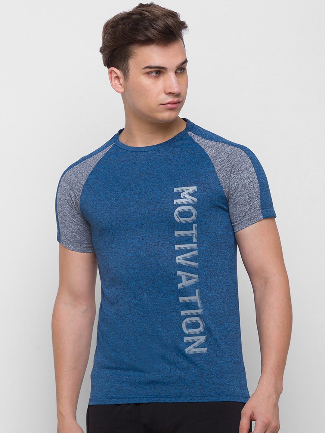 

Globus Men Blue Typography Printed Slim Fit Running T-shirt