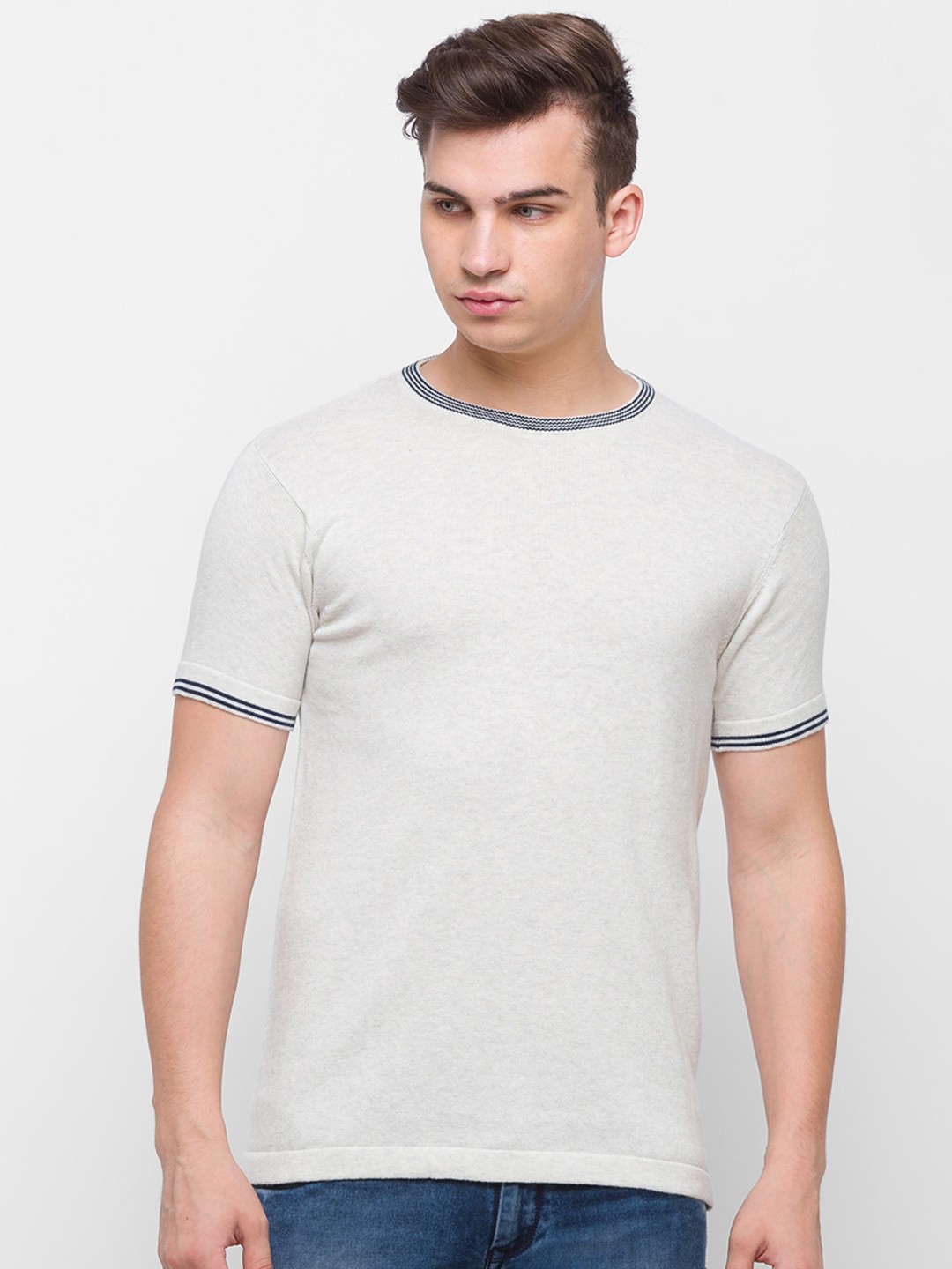

Globus Men Beige Solid T-shirt