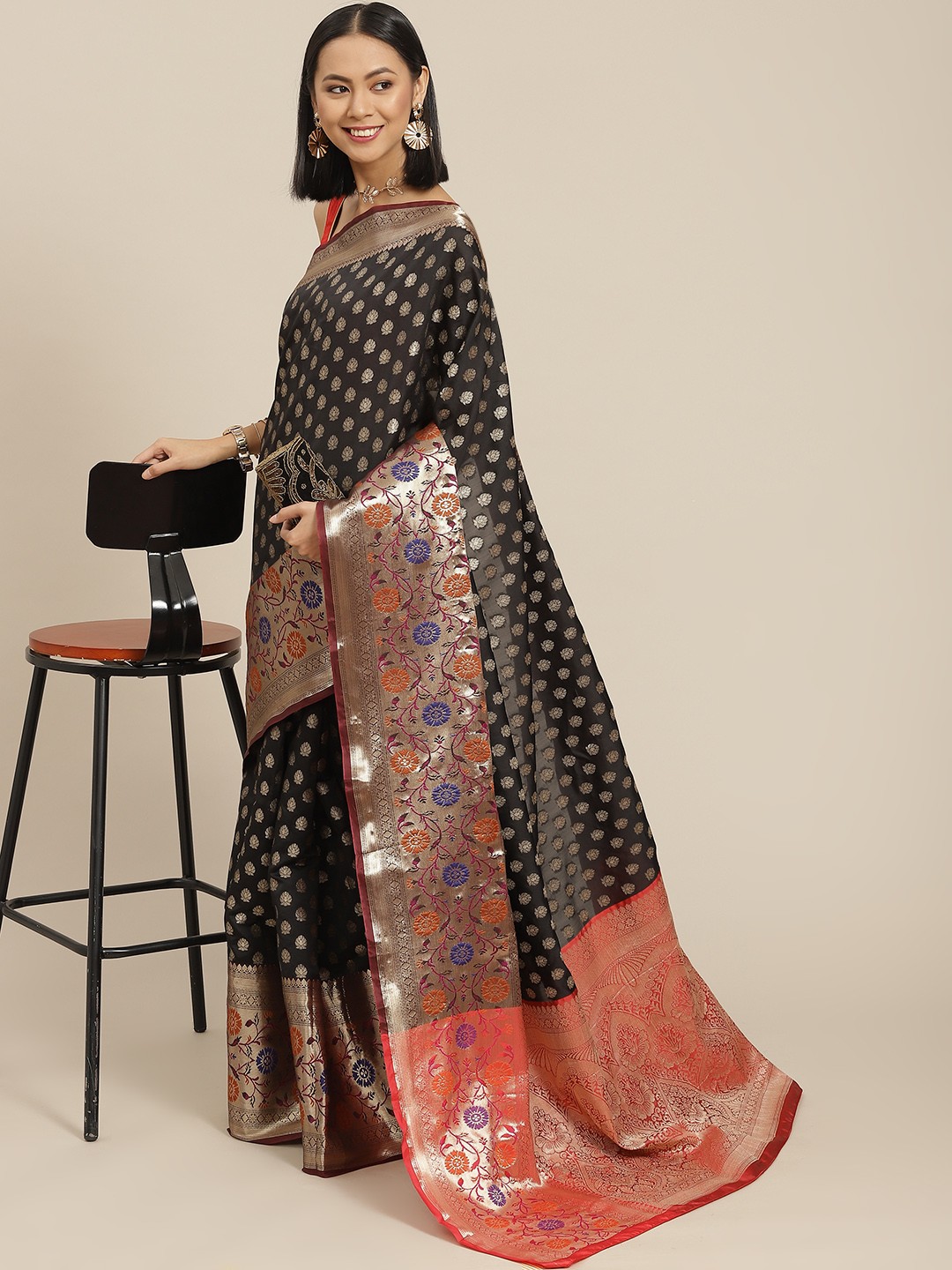 

Silk Land Black & Gold-Toned Ethnic Motifs Zari Kanjeevaram Saree