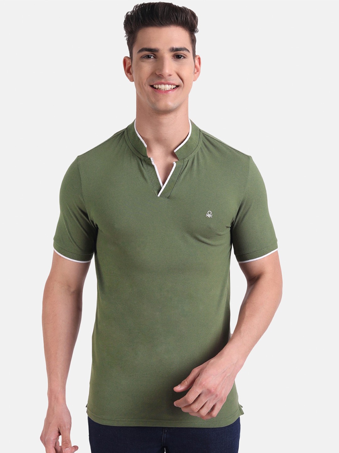 

United Colors of Benetton Men Olive Green Mandarin Collar T-shirt