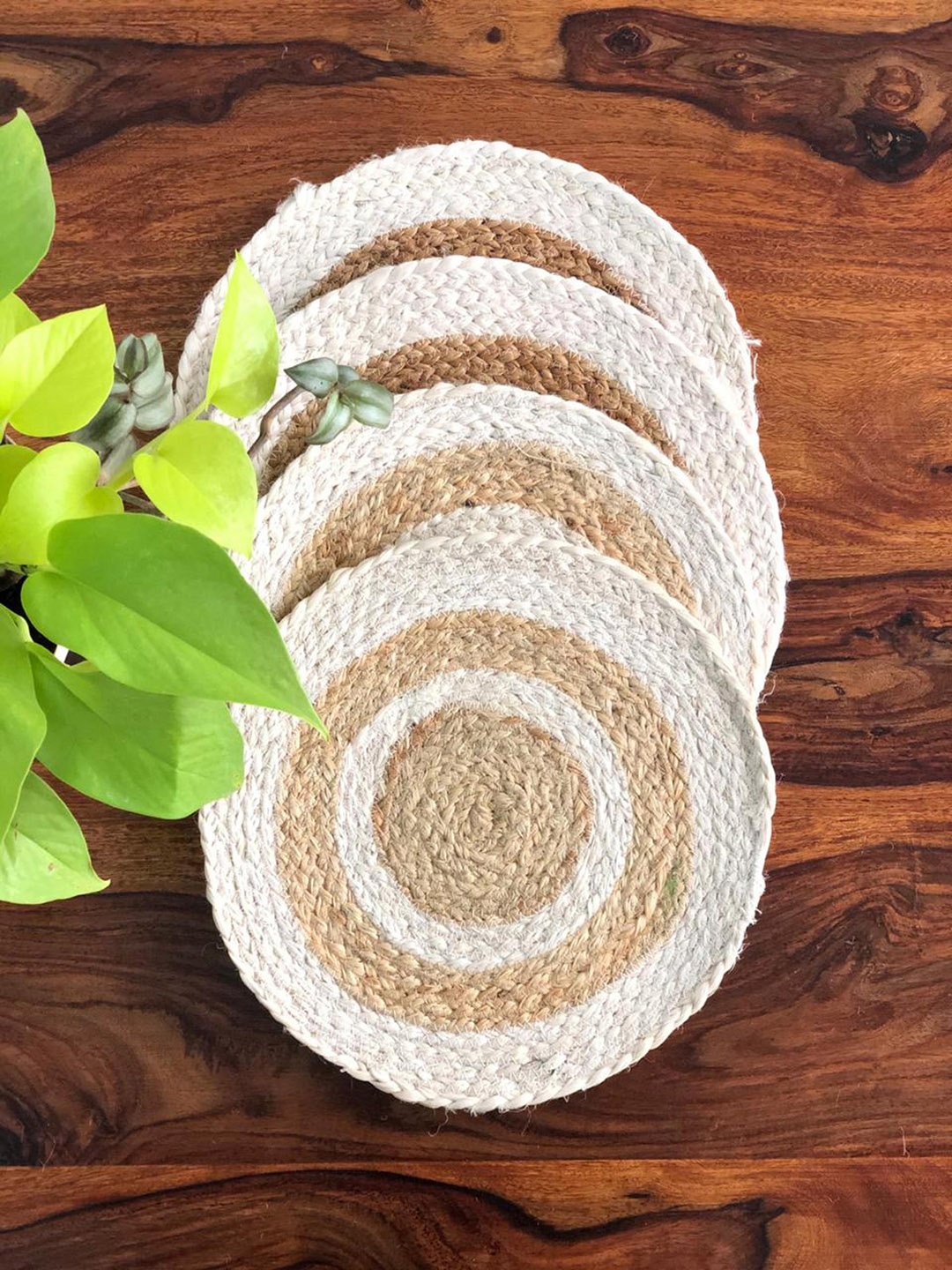 

JASMEY HOMES Set Of 2 White & Beige Solid Jute Table Placemats