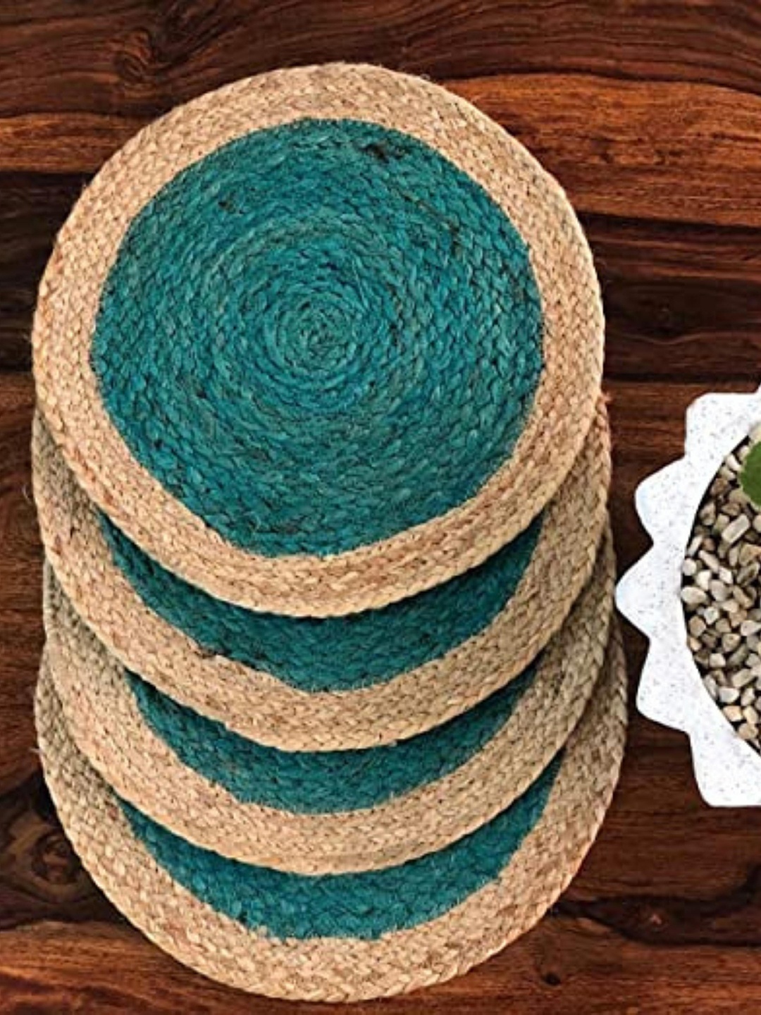 

JASMEY HOMES Set Of 4 Green & Beige Jute Table Placemats