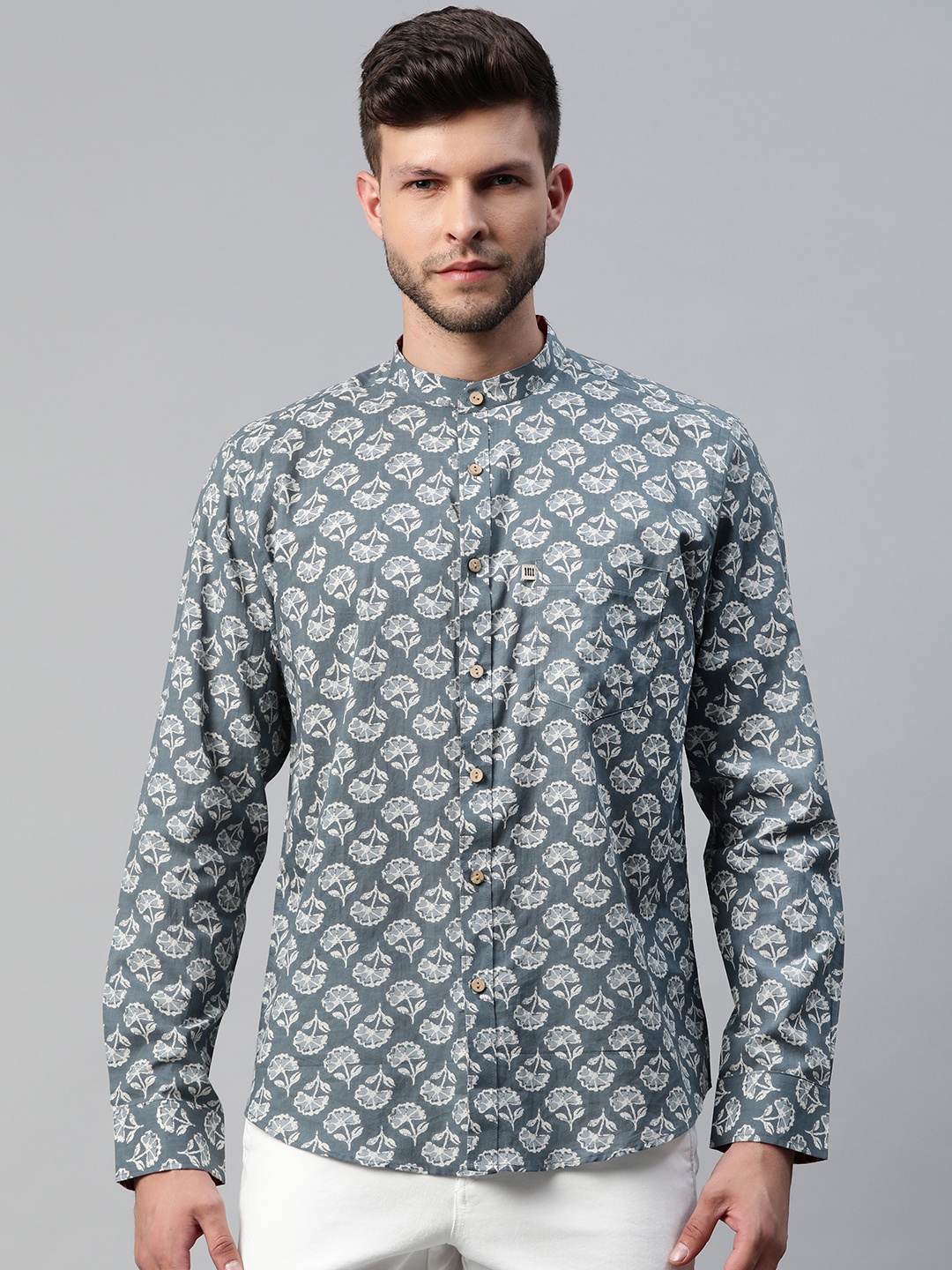 

Readiprint Fashions Men Navy Blue Floral Printed Casual Shirt