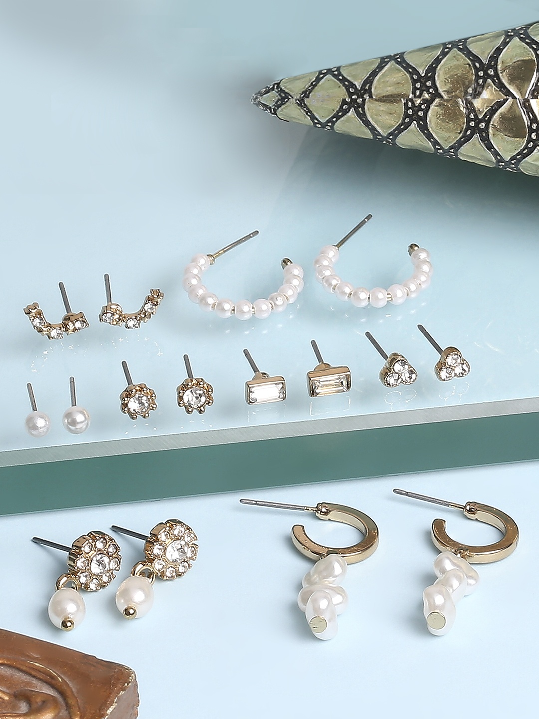 

Lilly & sparkle Gold-Plated Set Of 8 Studs Earrings