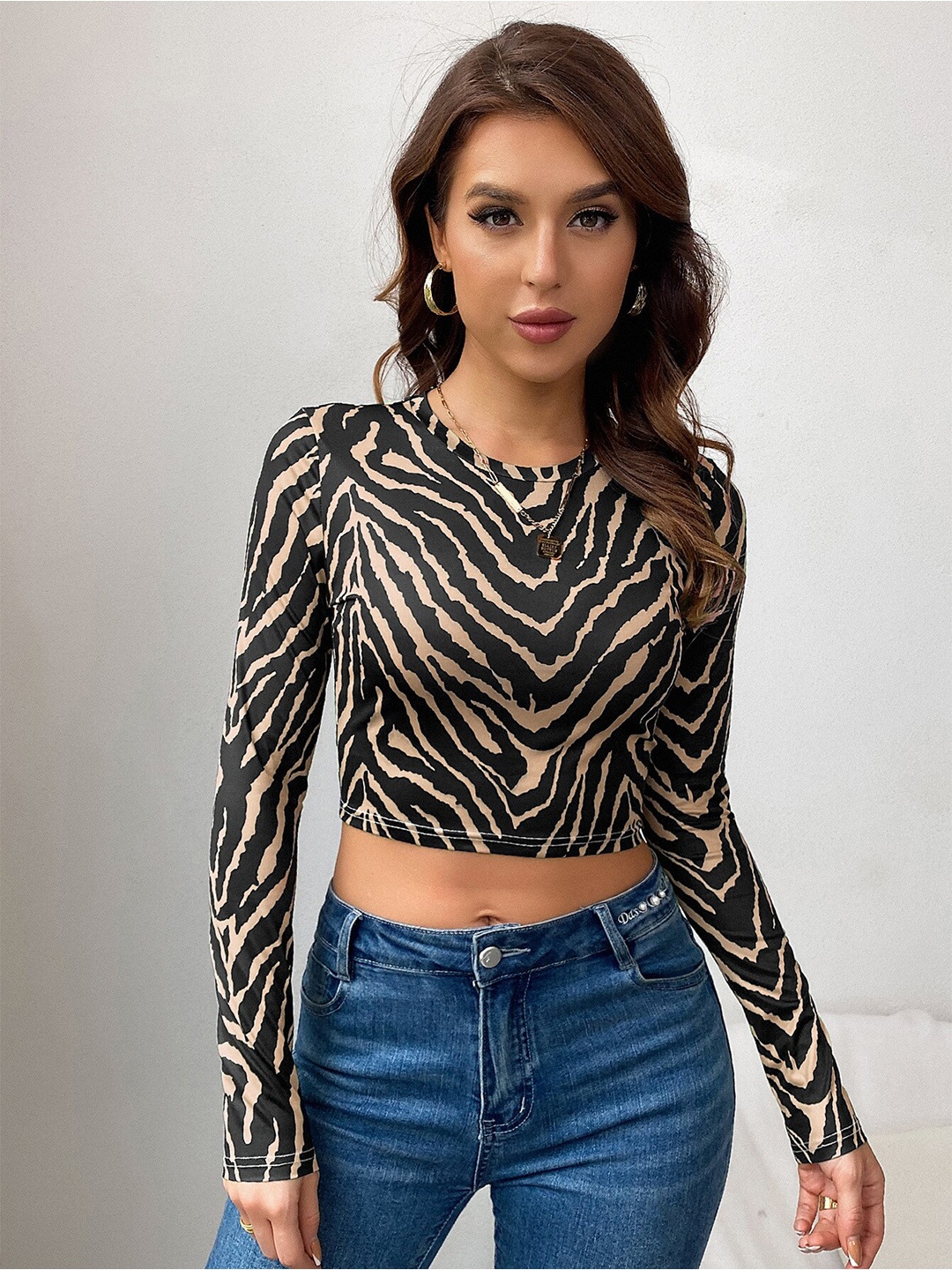 

La Aimee Brown Animal Print Styled Back Crop Top