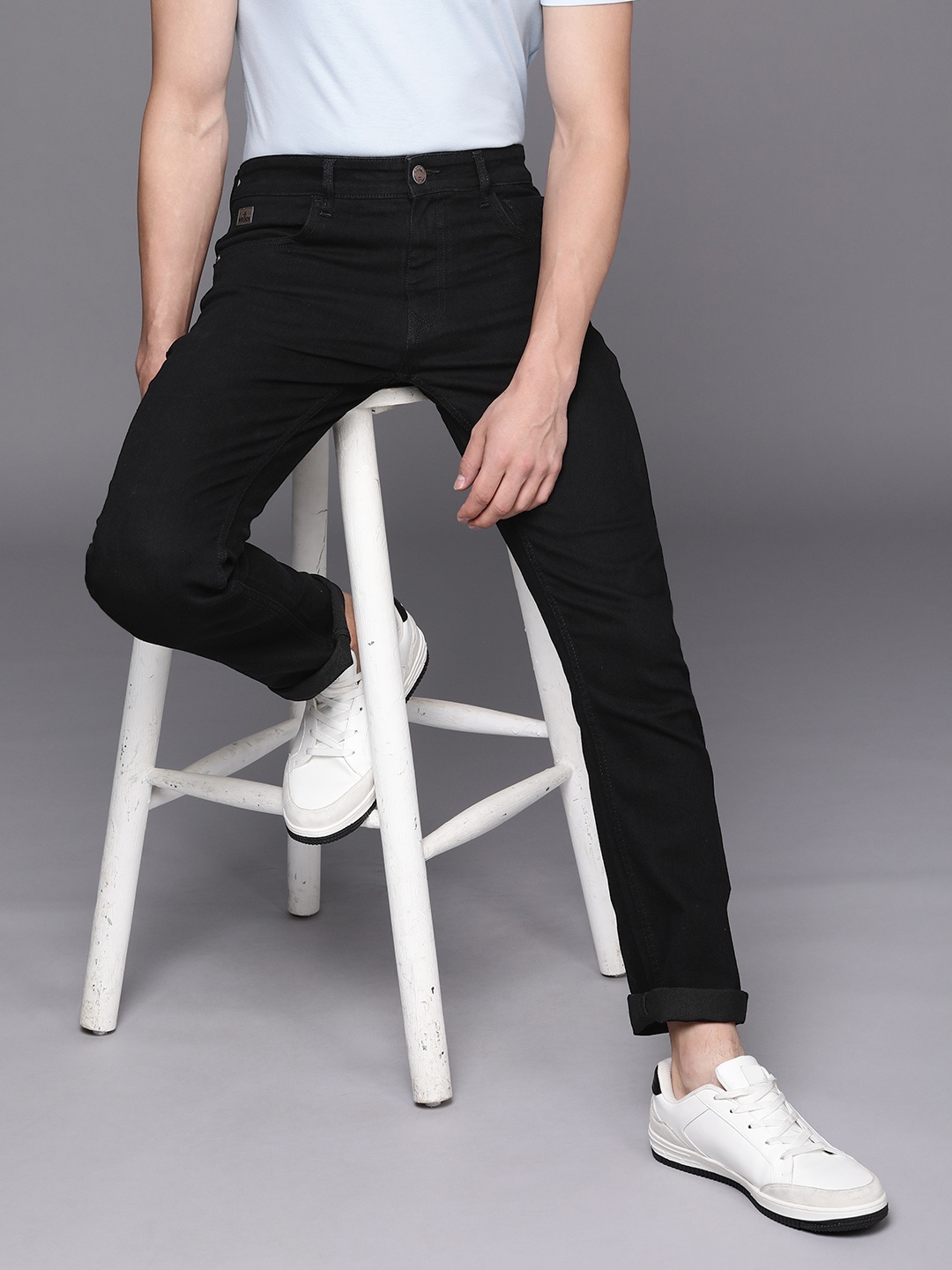 

WROGN Men Black Straight Fit Stretchable Jeans