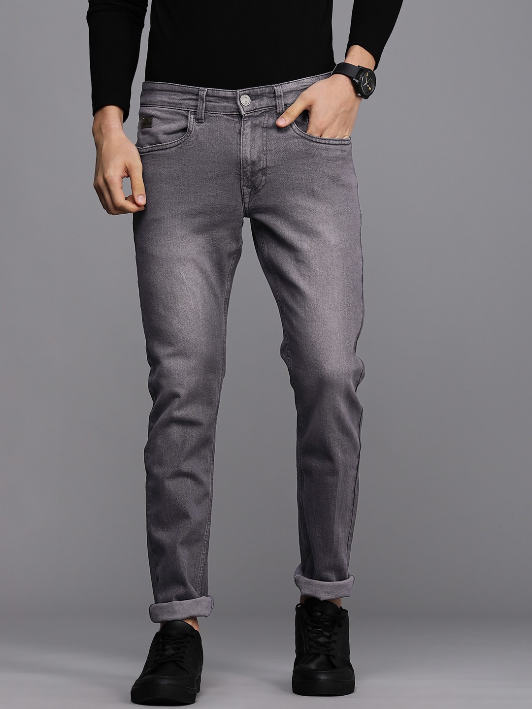 

WROGN Men Grey Slim Fit Mid Rise Light Fade Jeans