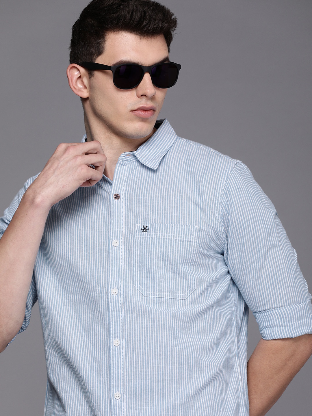 

WROGN Men Blue & White Slim Fit Striped Pure Cotton asual Shirt