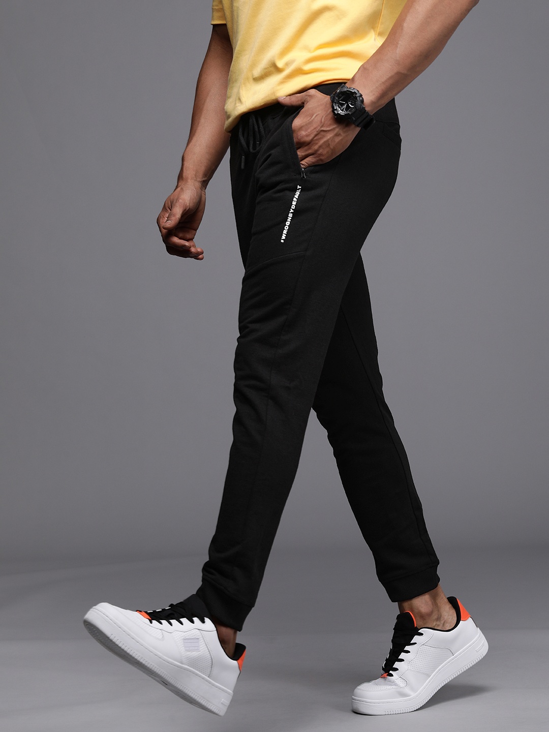 

WROGN Men Black Solid Printed Slim fit Joggers
