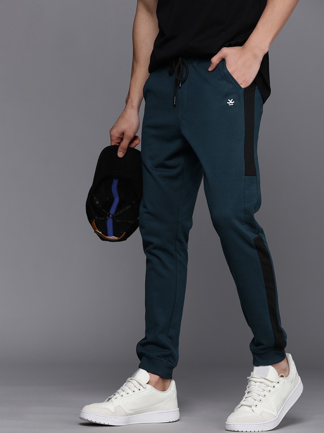

WROGN Men Teal Green Solid Joggers