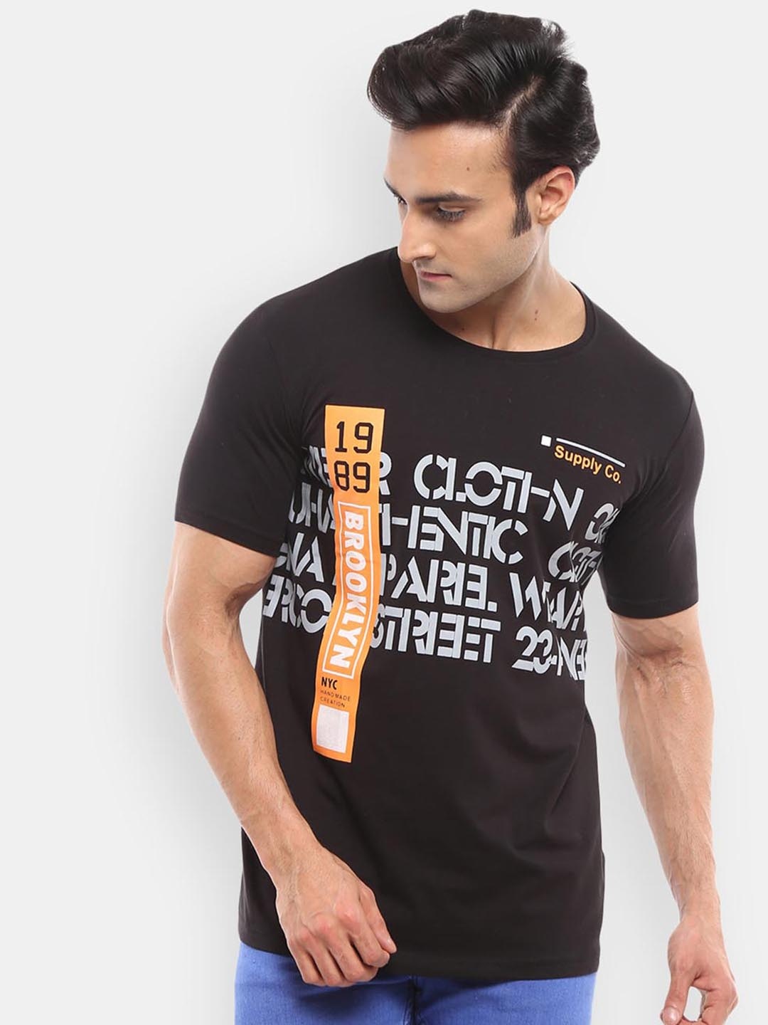 

V-Mart Men Black Typography Printed T-shirt