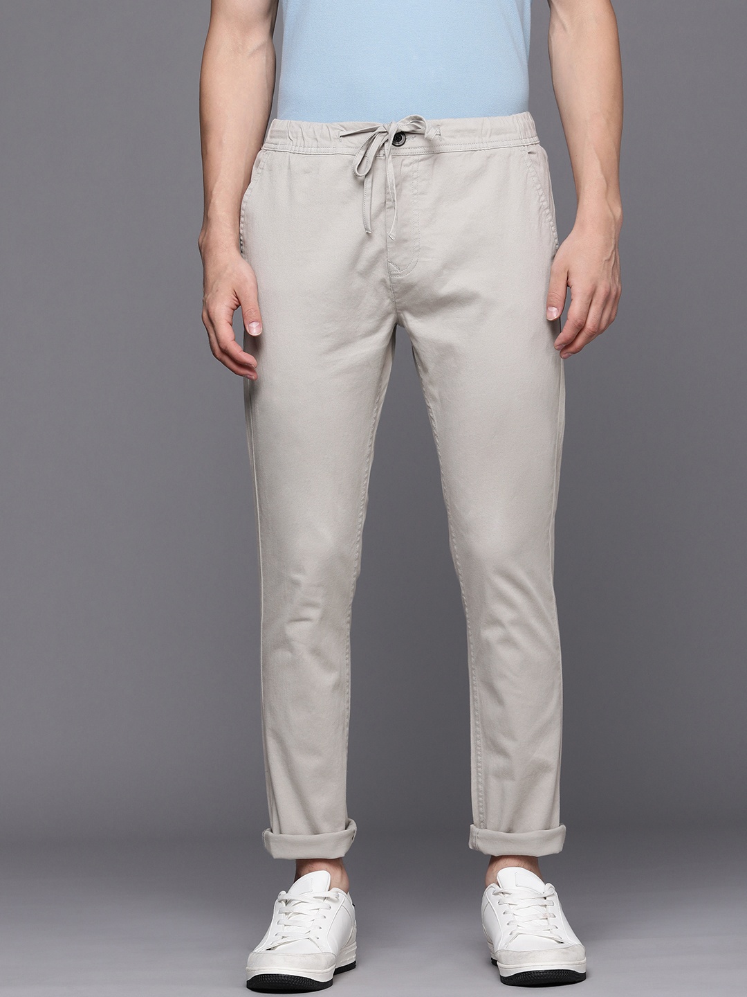 

WROGN Men Grey Solid Mid Rise Casual Chinos Trousers