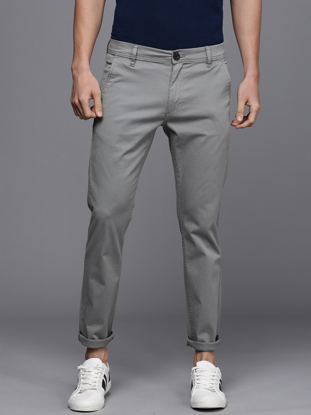 

WROGN Men Grey Slim Fit Chino Trousers
