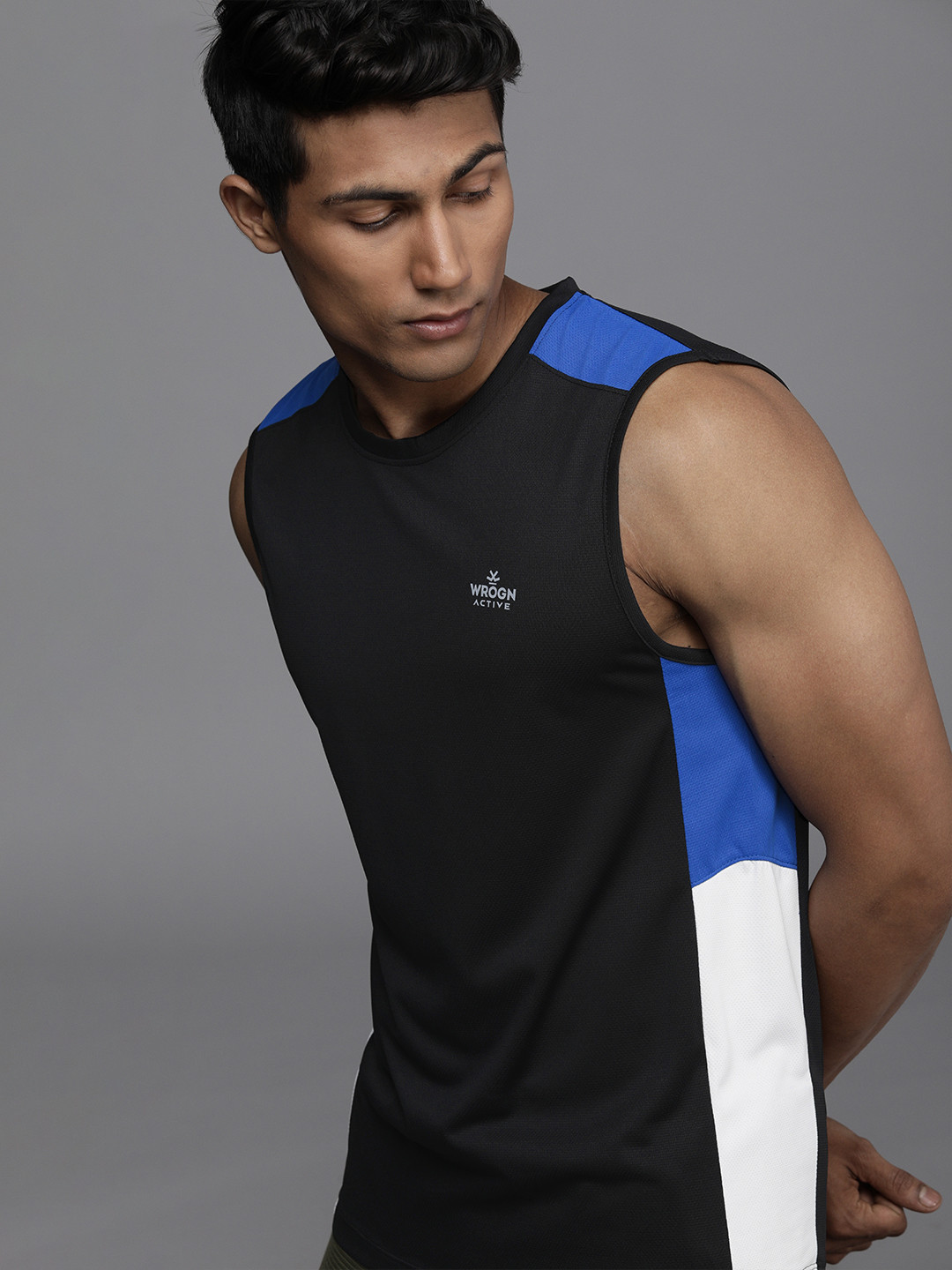 

WROGN ACTIVE Men Black & Blue Colourblocked Sleeveless T-shirt