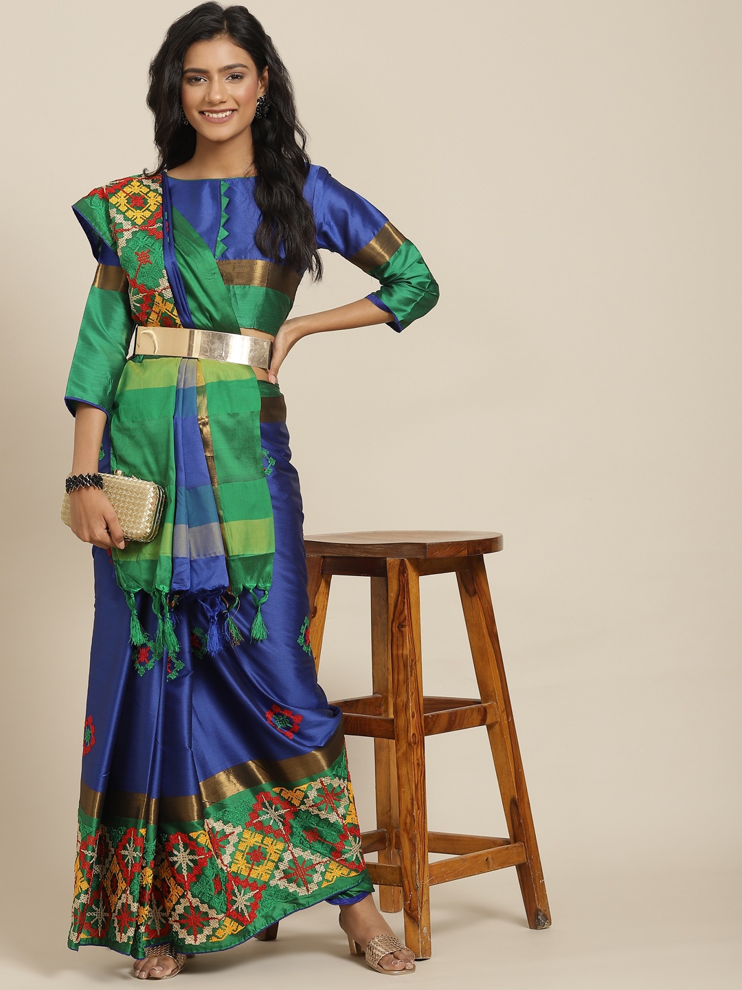 

SERONA FABRICS Blue & Green Embellished Kutchi Embroidery Silk Cotton Saree