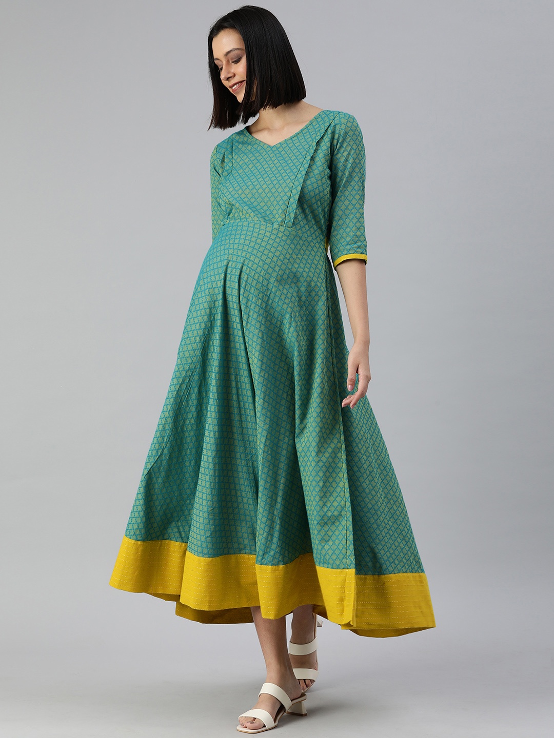 

Swishchick Green & Navy Blue Ethnic Motifs Maternity Maxi Dress