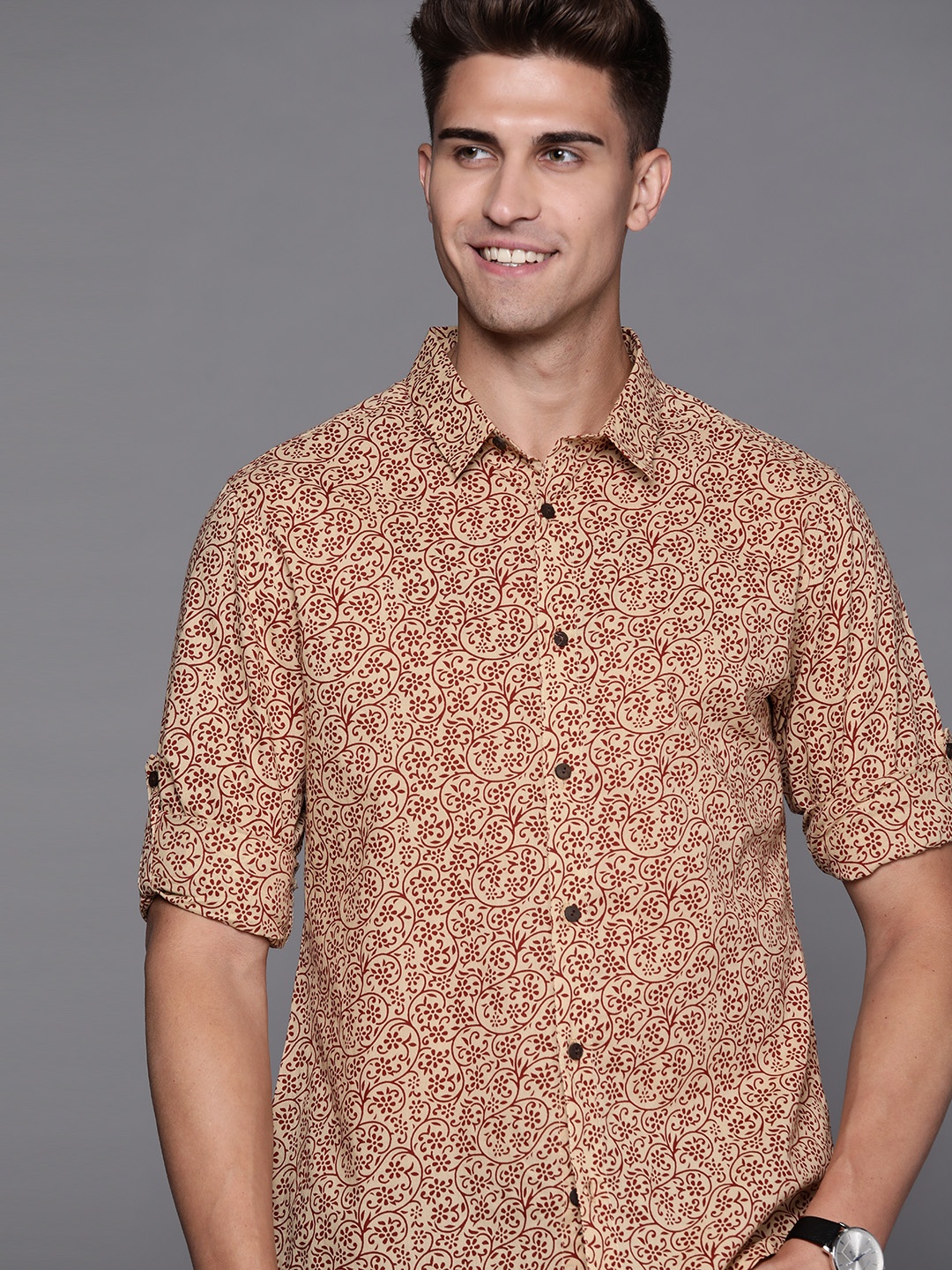 

Indo Era Men Beige & Maroon Smart Printed Cotton Casual Shirt