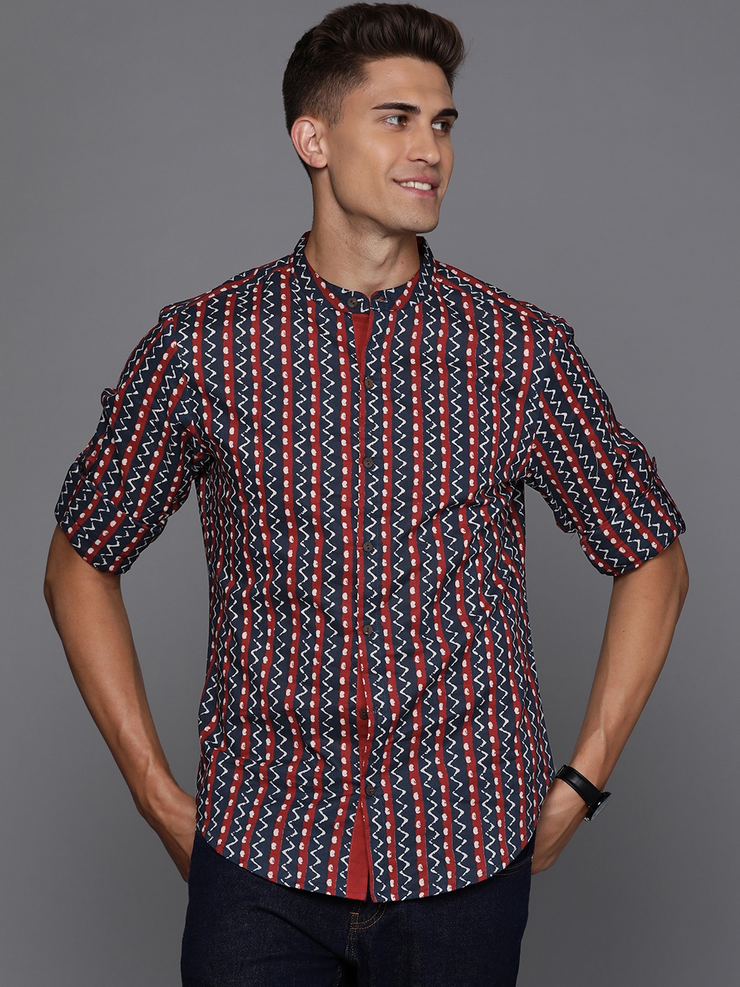 

Indo Era Men Navy Blue & Red Smart Printed Cotton Casual Shirt