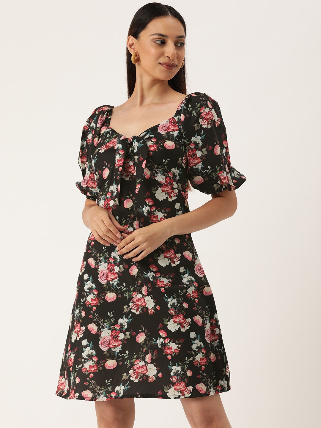

MELOSO Women Black & White Floral Printed A-Line Dress