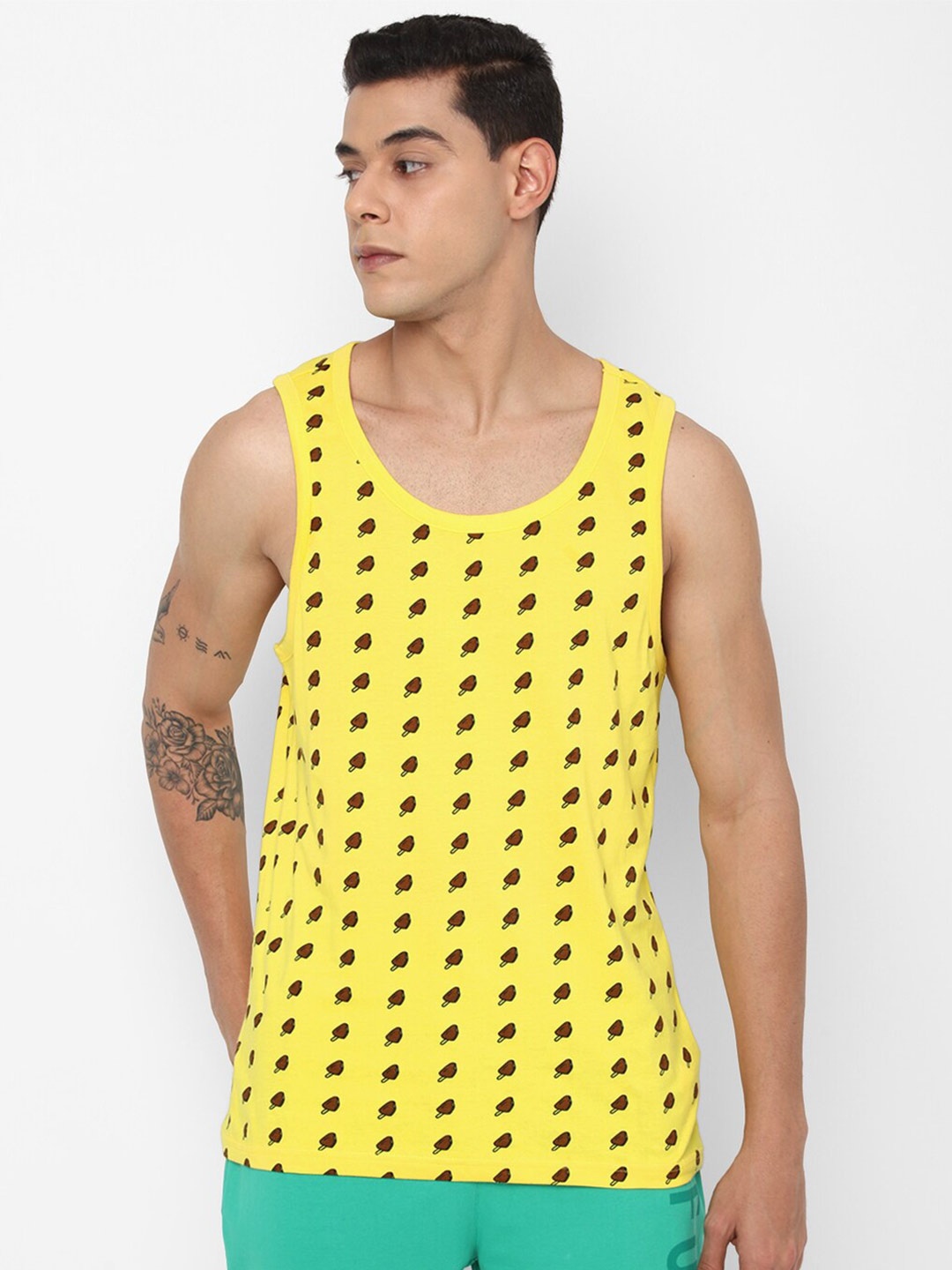 

FOREVER 21 Men Yellow Printed Cotton T-shirt