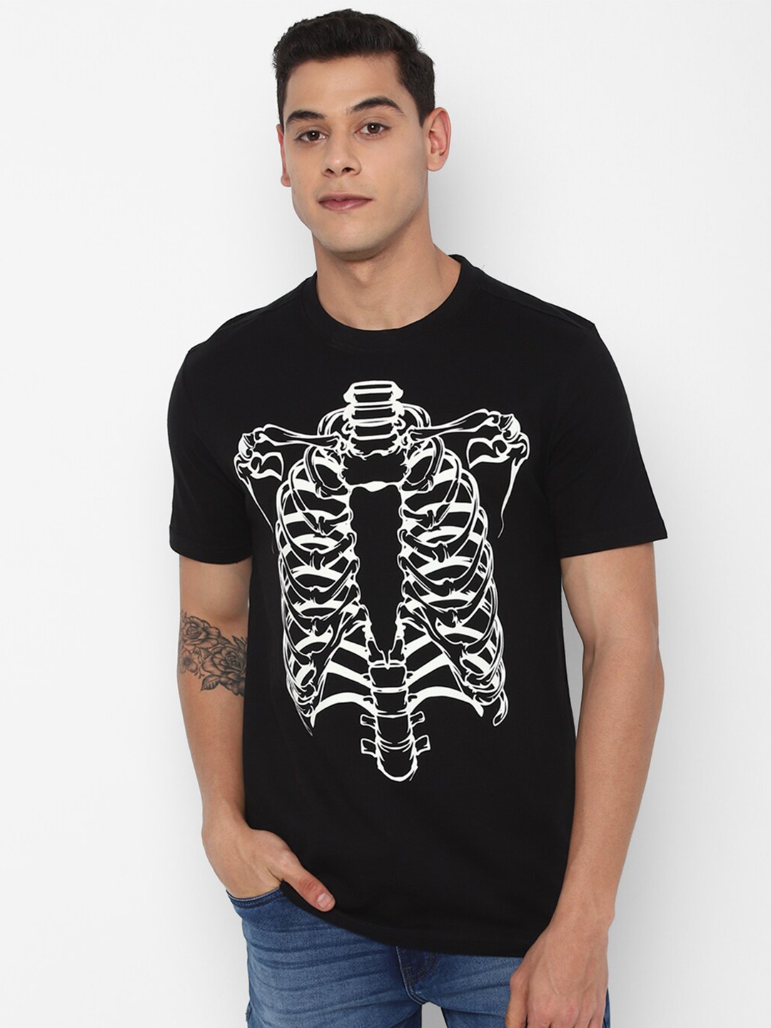 

FOREVER 21 Men Black Printed Cotton T-shirt