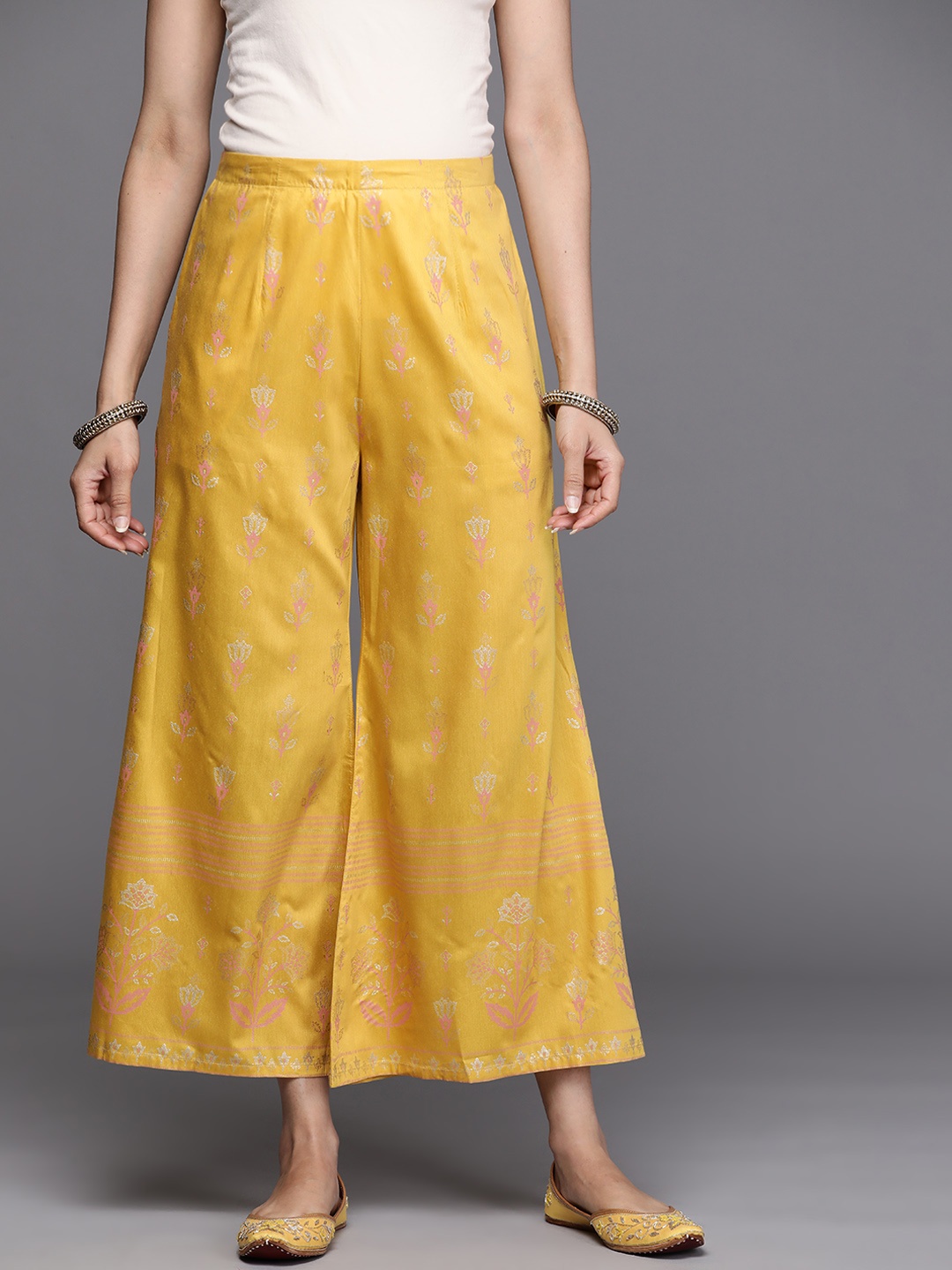 

Libas Women Yellow Ethnic Motifs Printed Wide Leg Palazzos