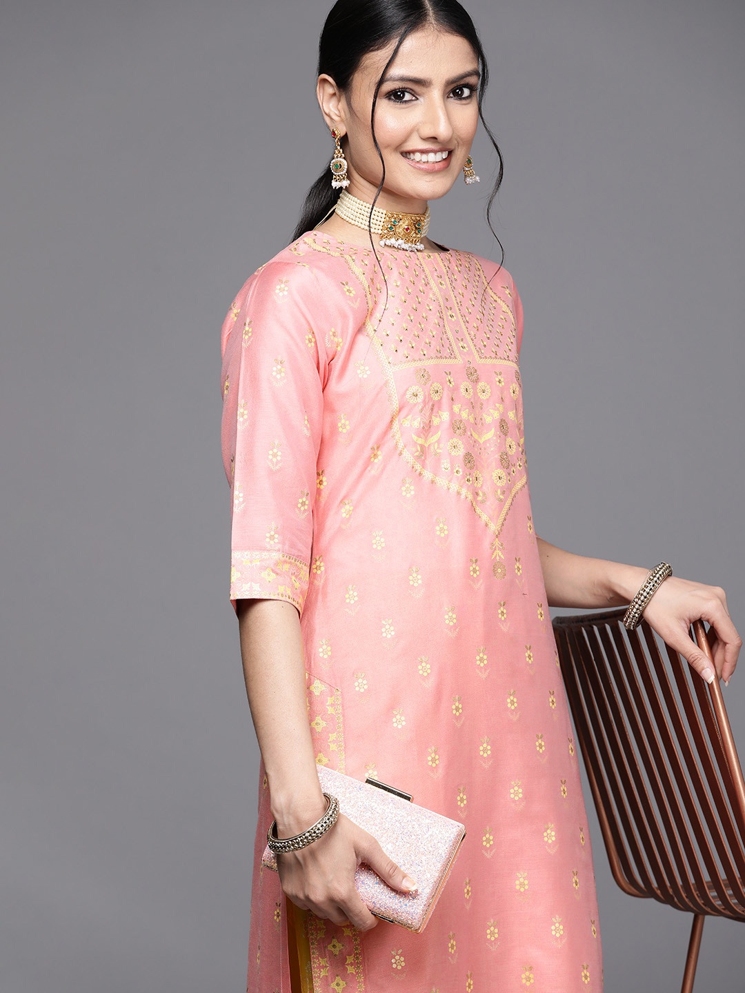 

Libas Women Pink Floral Motifs Printed Mukaish Chanderi Silk Kurta