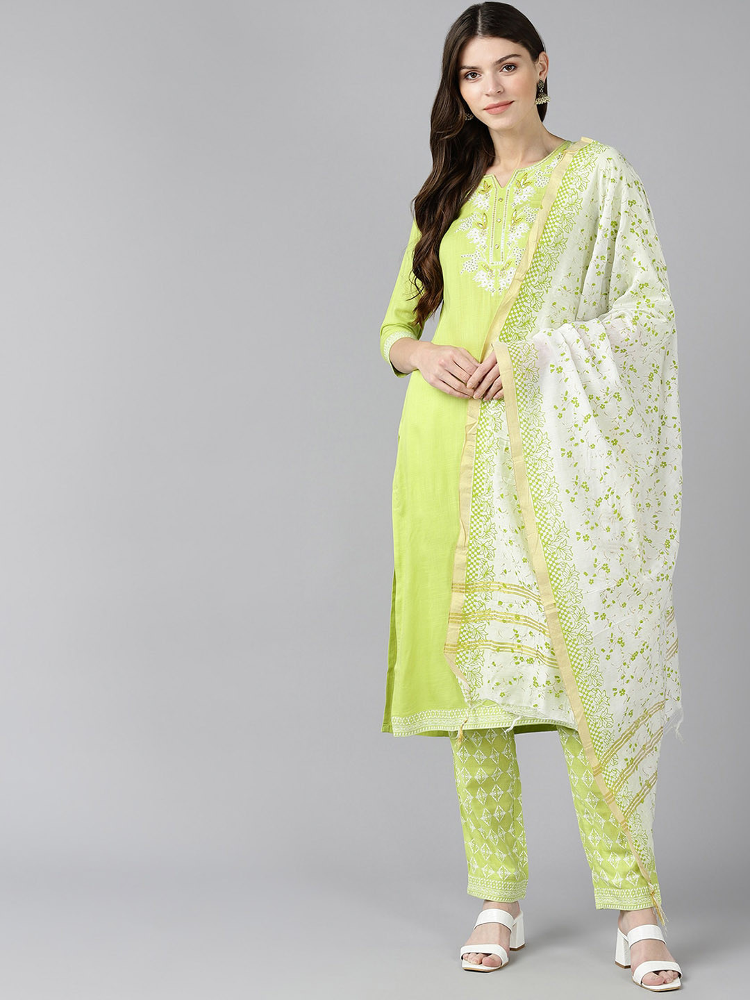 

Bani Women Green Floral Embroidered Kurta Sets