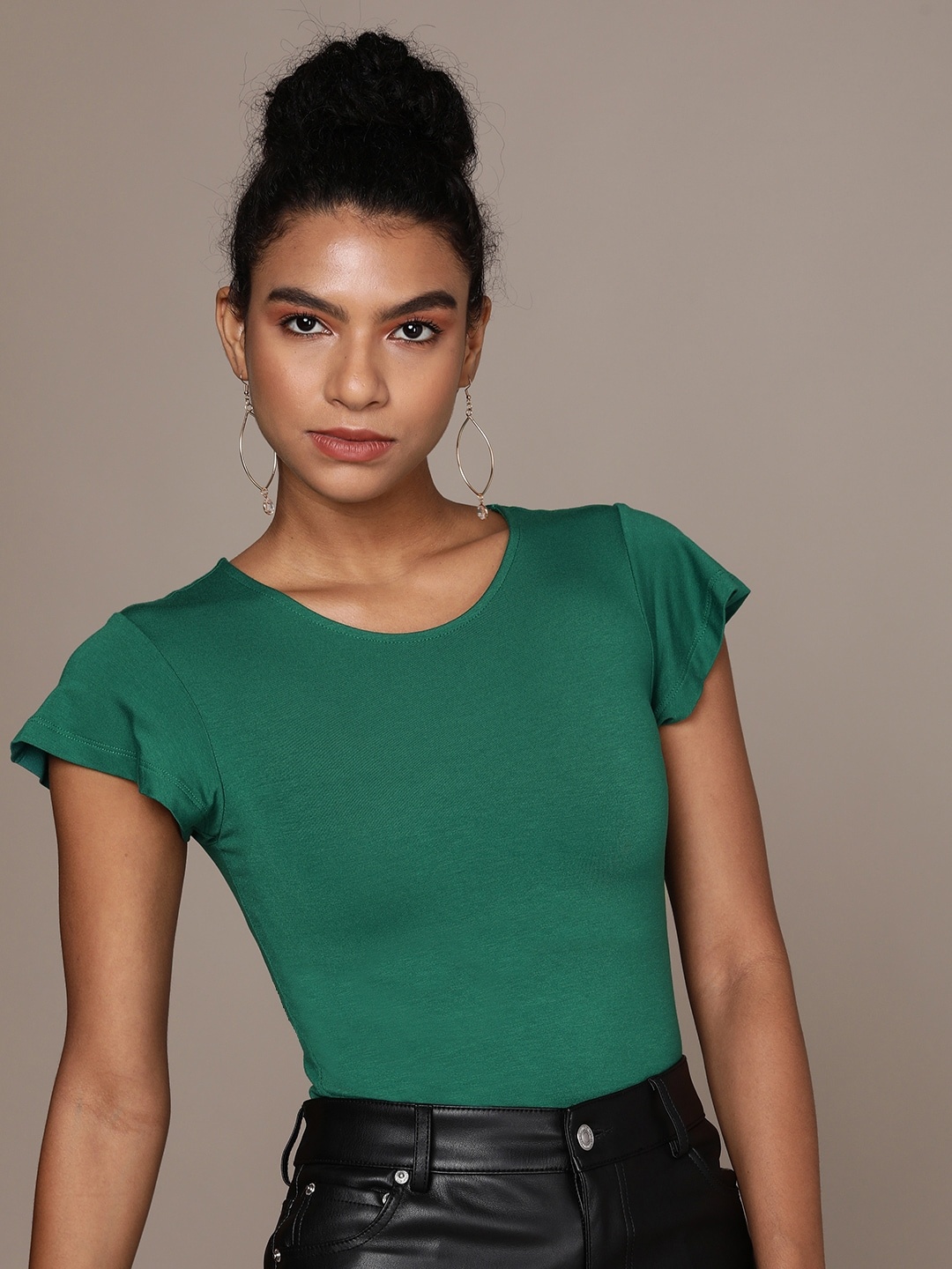 

bebe Aventurine Essential Solid Regular Top, Green