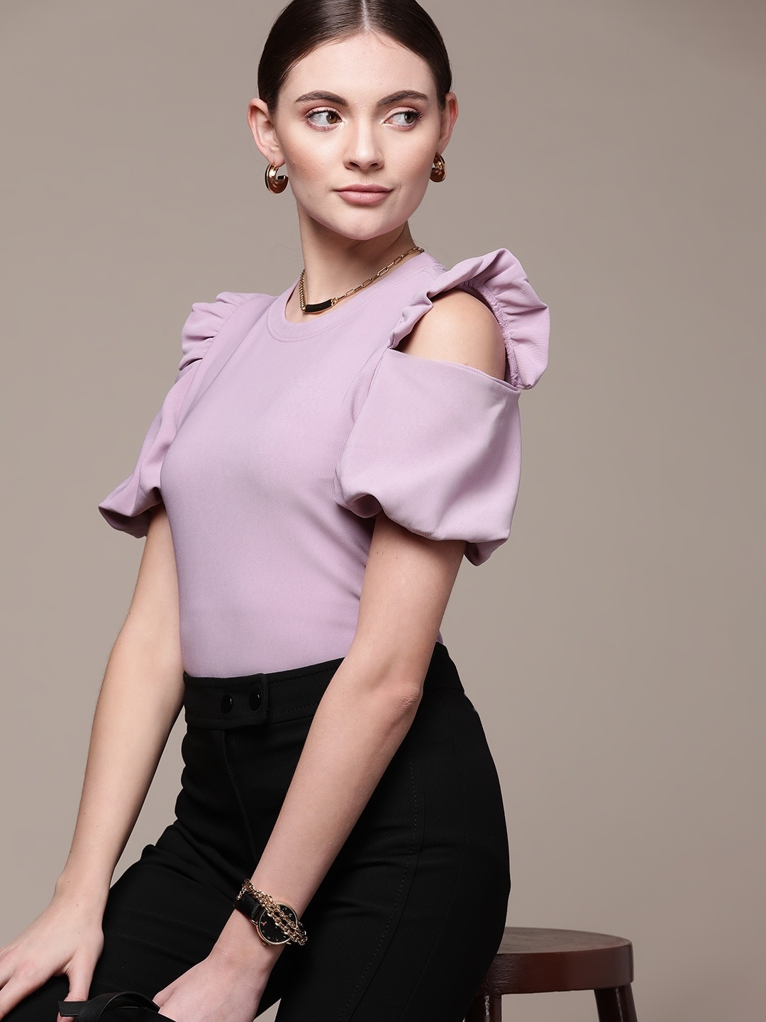 

bebe Lavender Frost Brighter Basics Solid Cut Out Puff Sleeves Ruffles Top