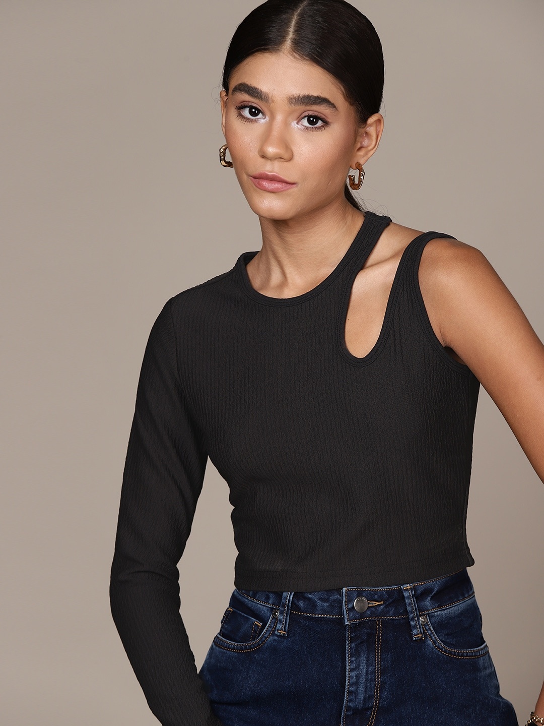 

bebe Women Jet Black Season Staples Textured Effect Cut-Out Detail Cropped Top